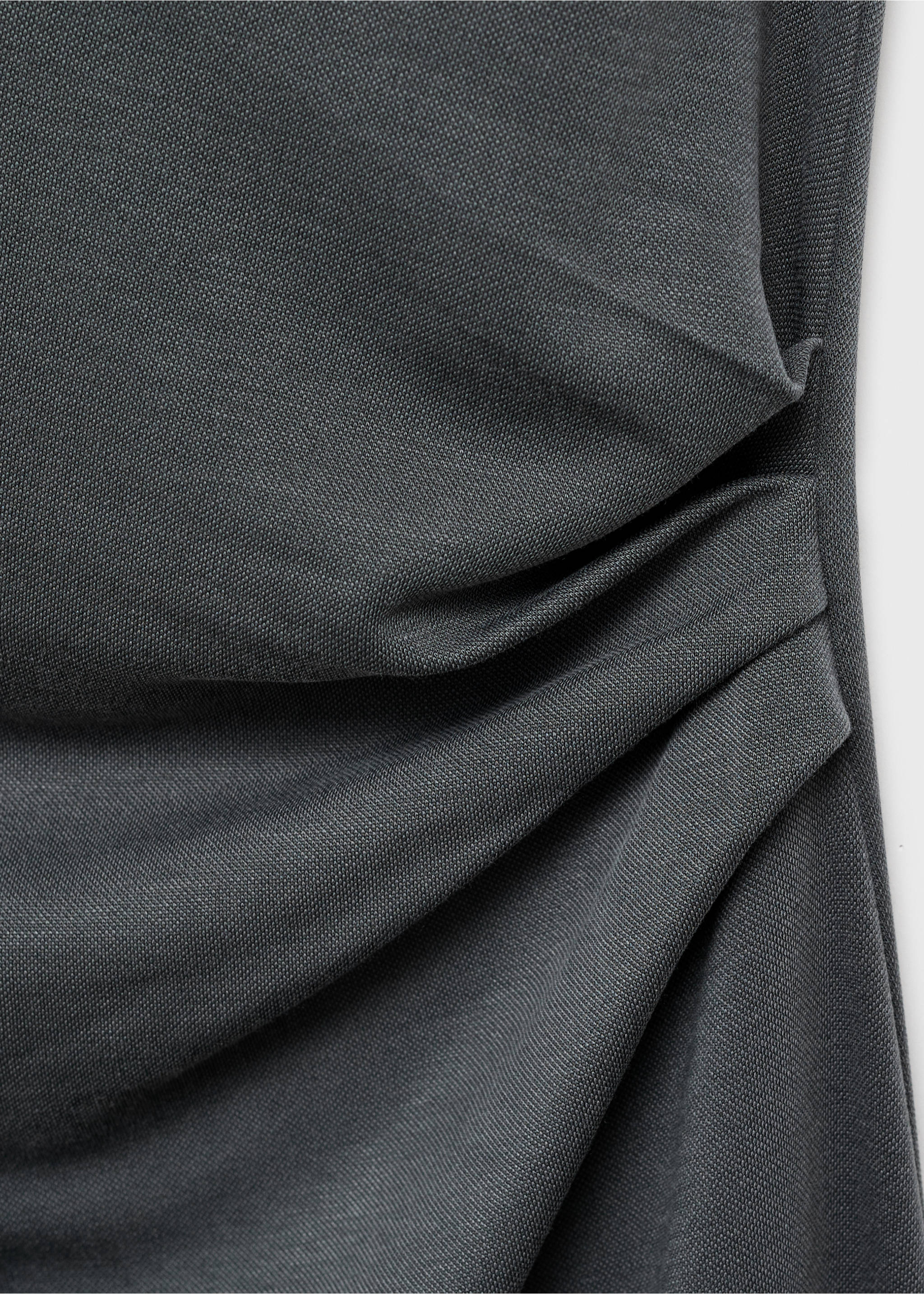 Asymmetrical pleated dress - Details of the article 8, Charcoal. Ref: 17074108-00.