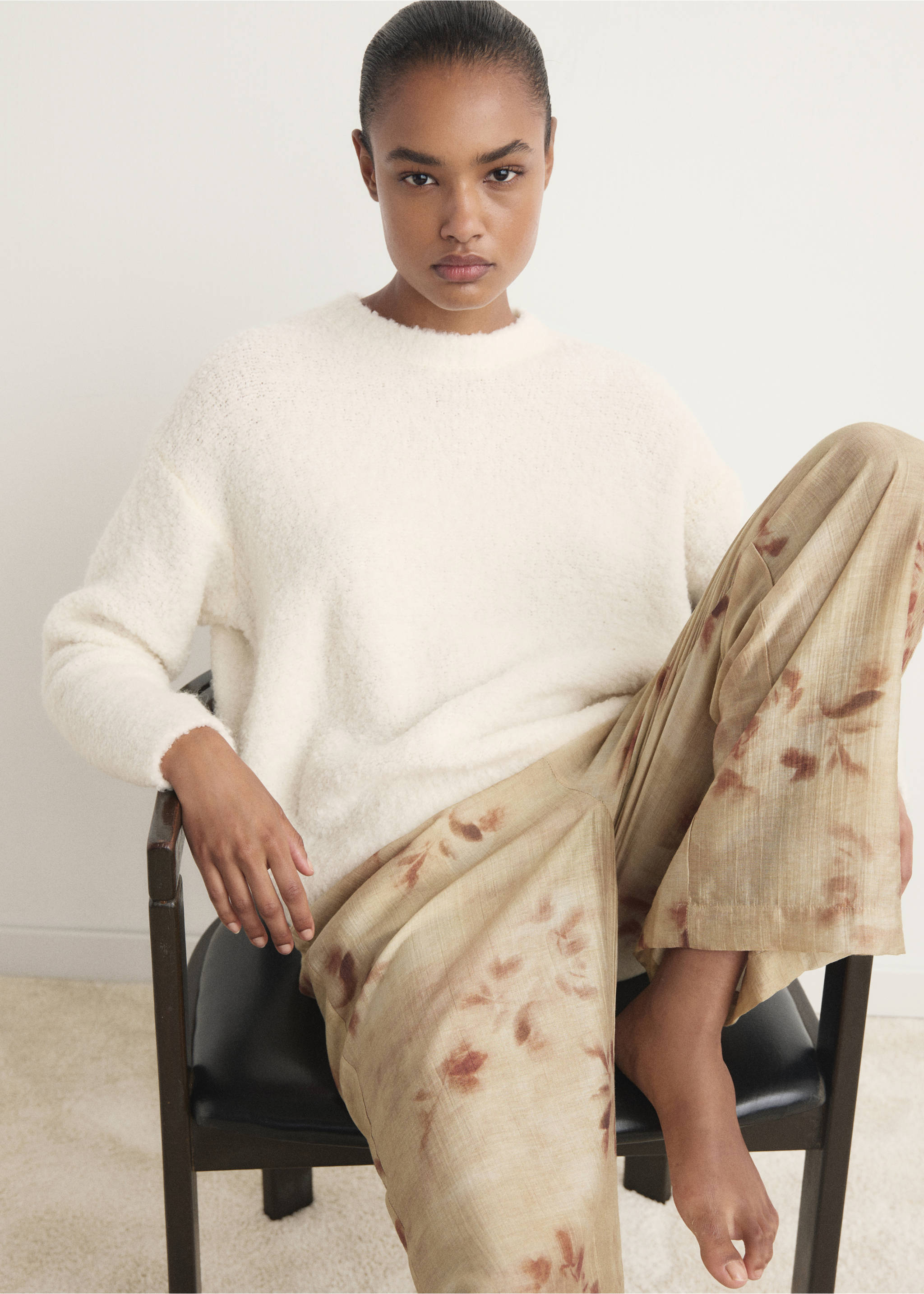 Bouclé-effect sweater - Medium plane, Ivory White. Ref: 17074110-00.