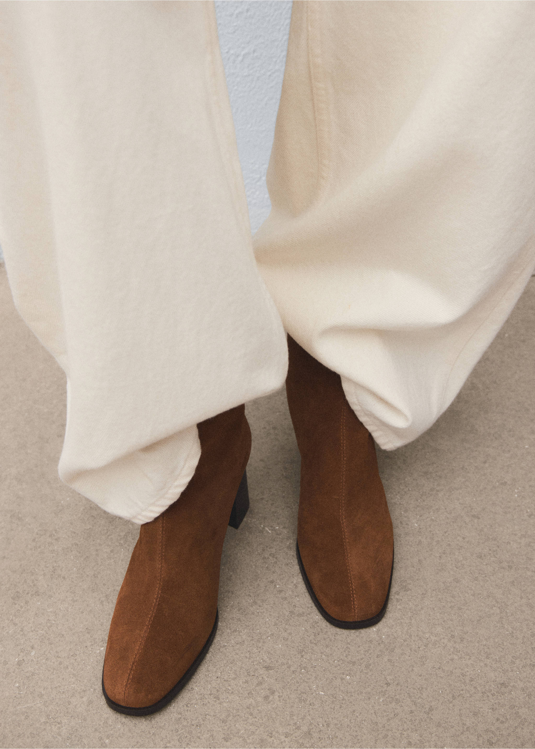 Suede block-heel boots - Details of the article 9, Tobacco Brown. Ref: 17074117-00.