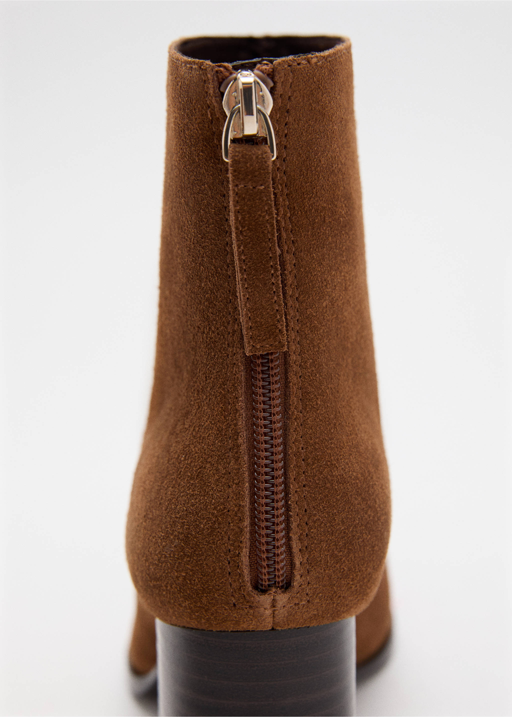 Suede block-heel boots - Details of the article 2, Tobacco Brown. Ref: 17074117-00.