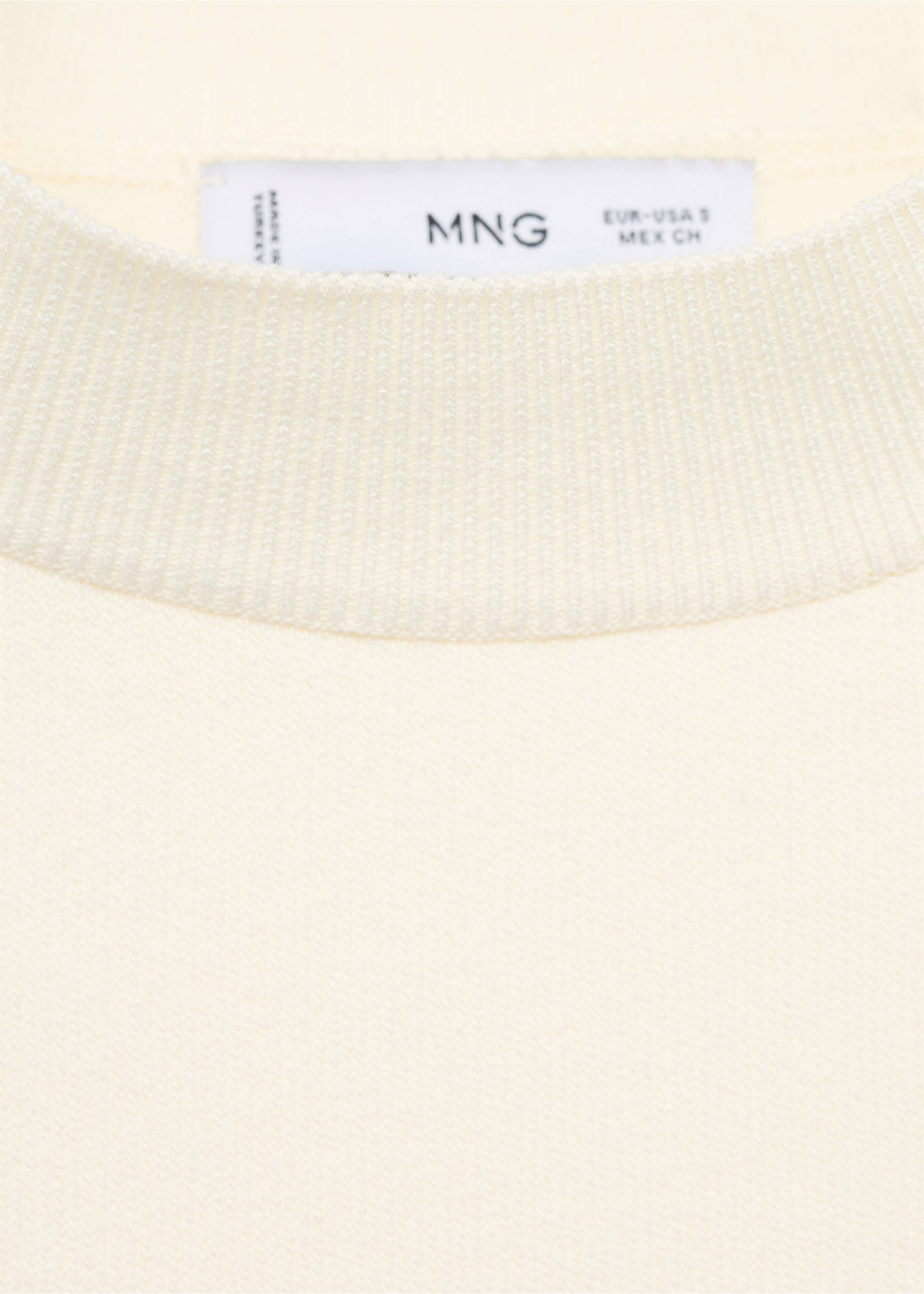Short-sleeved fine-knit sweater - Details of the article 0, White. Ref: 17074129-00.