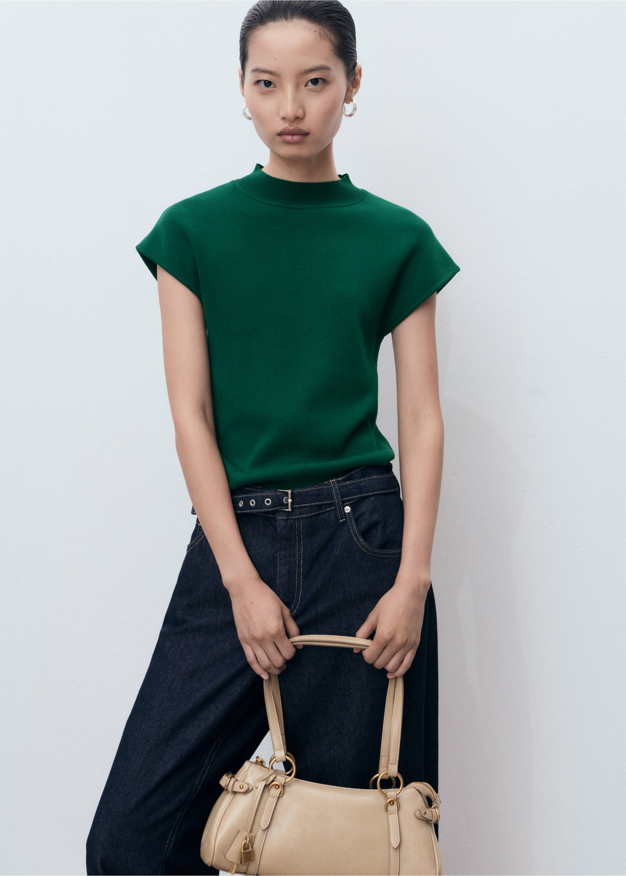 Short-sleeved fine-knit sweater - Details of the article 2, Dark Green. Ref: 17074129-00.