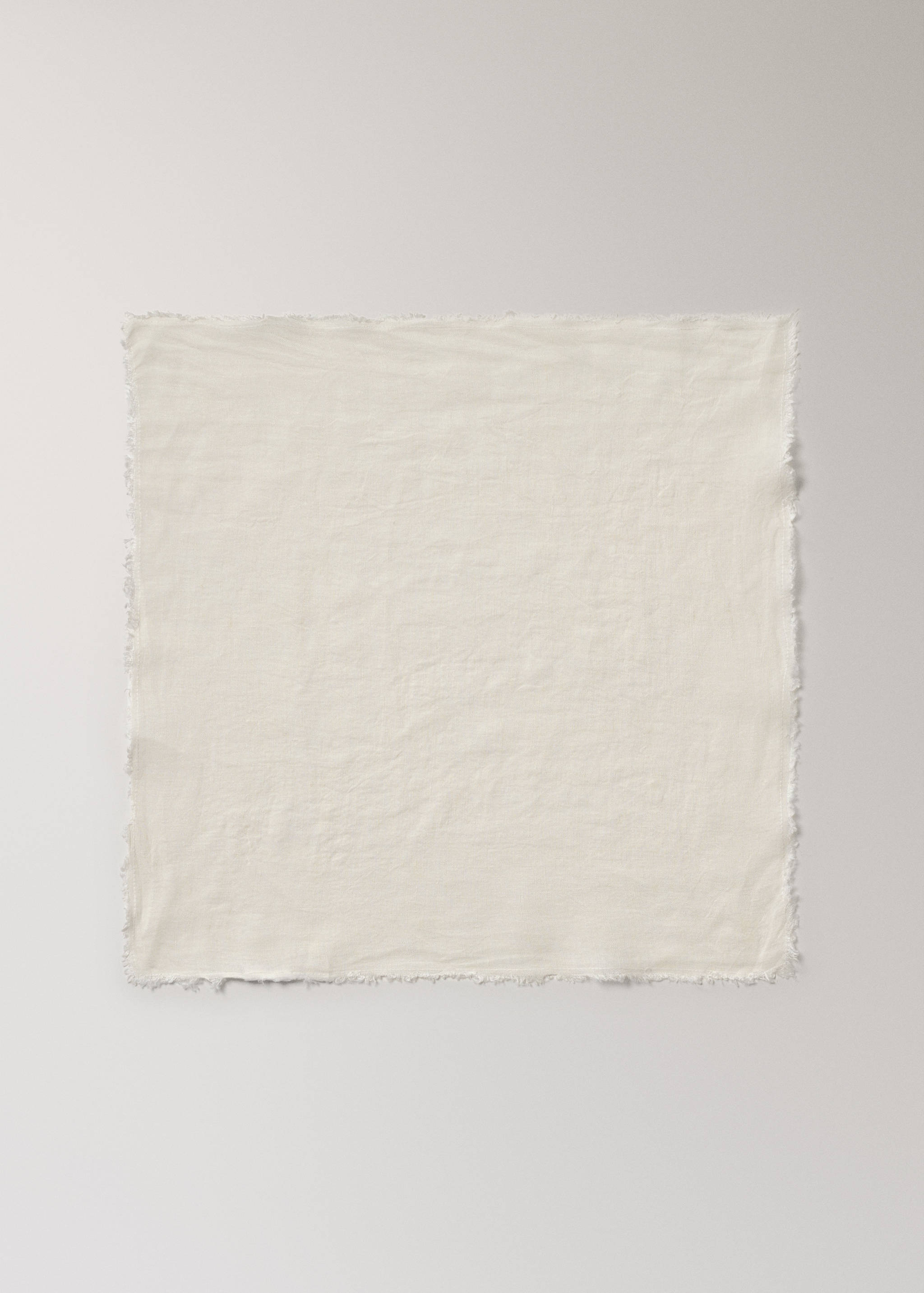 Linen napkins with frayed ends - Article without model