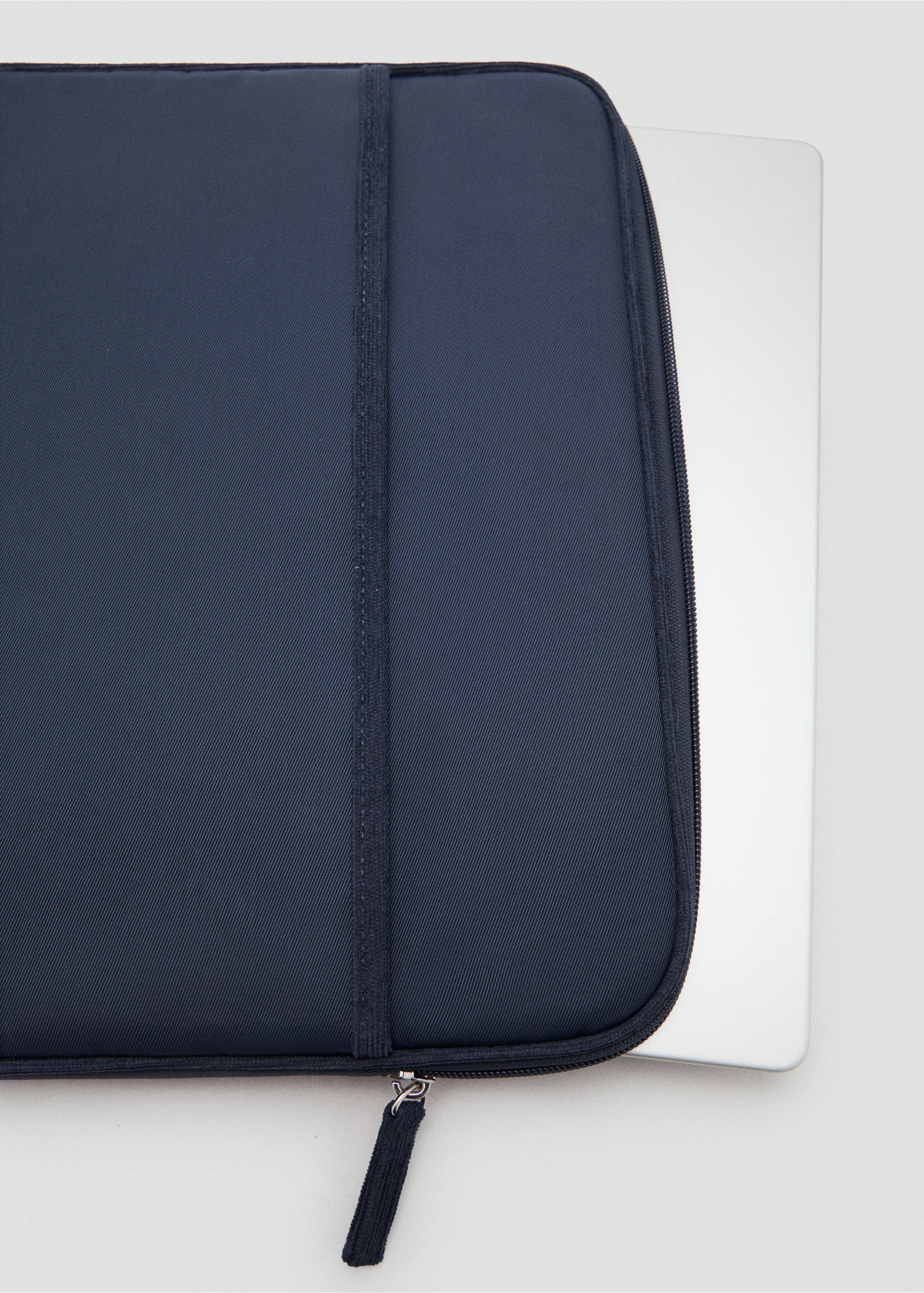 Laptop case - Details of the article 1, Navy. Ref: 17074135-00.