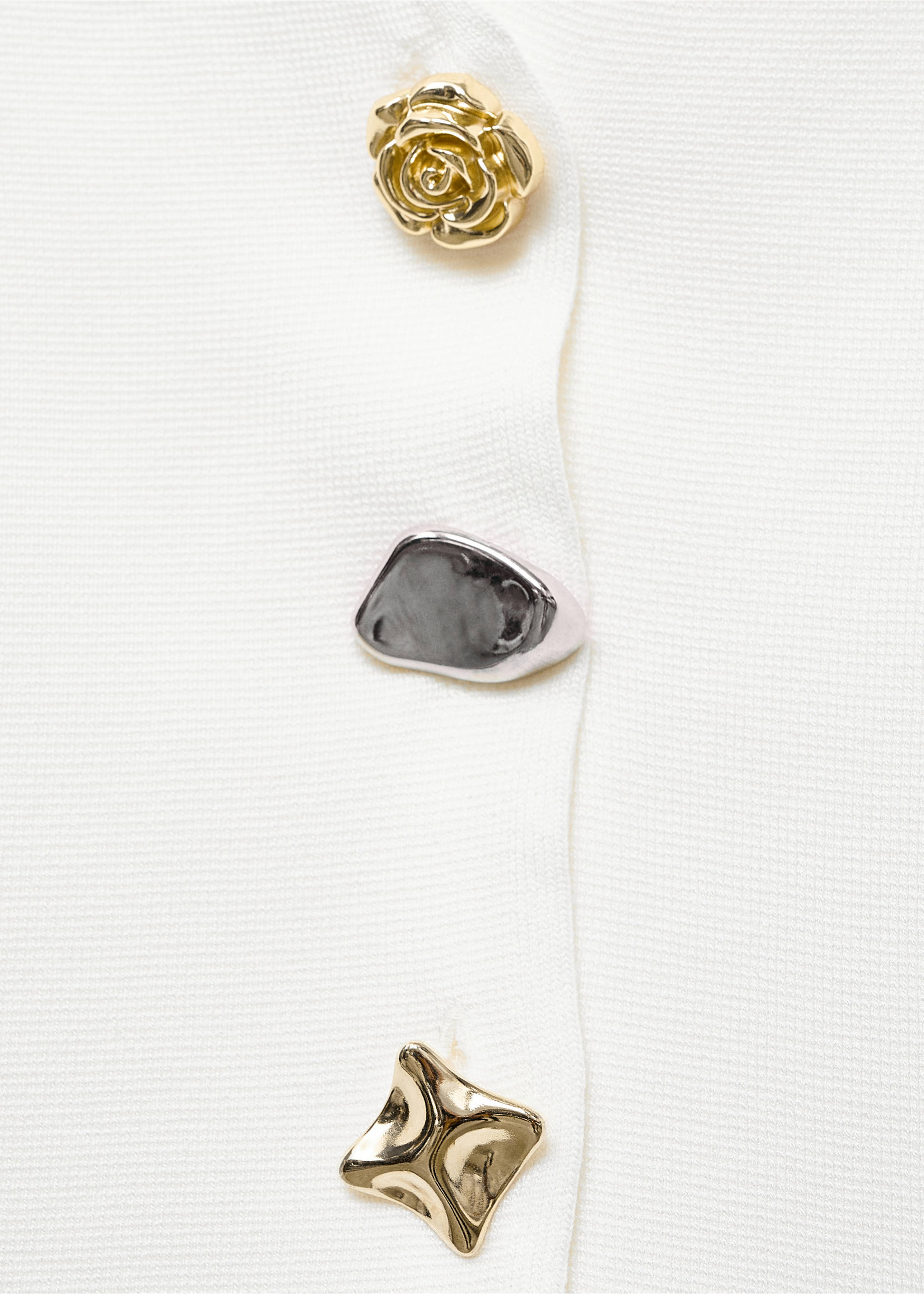 Knitted cardigan with jewel button - Details of the article 8, White. Ref: 17074139-00.