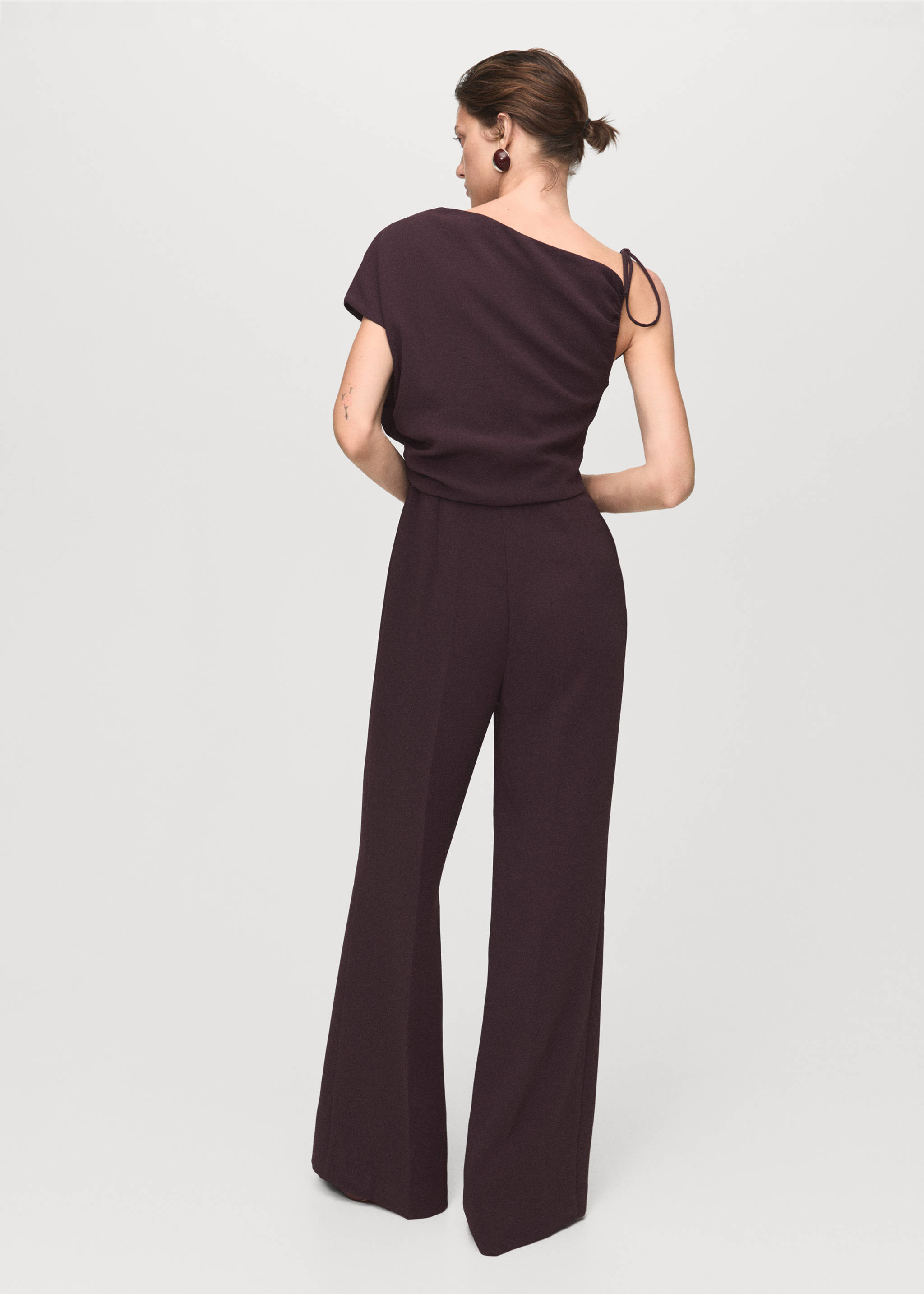 Jumpsuit with asymmetrical neck and bow - Reverse of the article, Brown. Ref: 17074145-00.