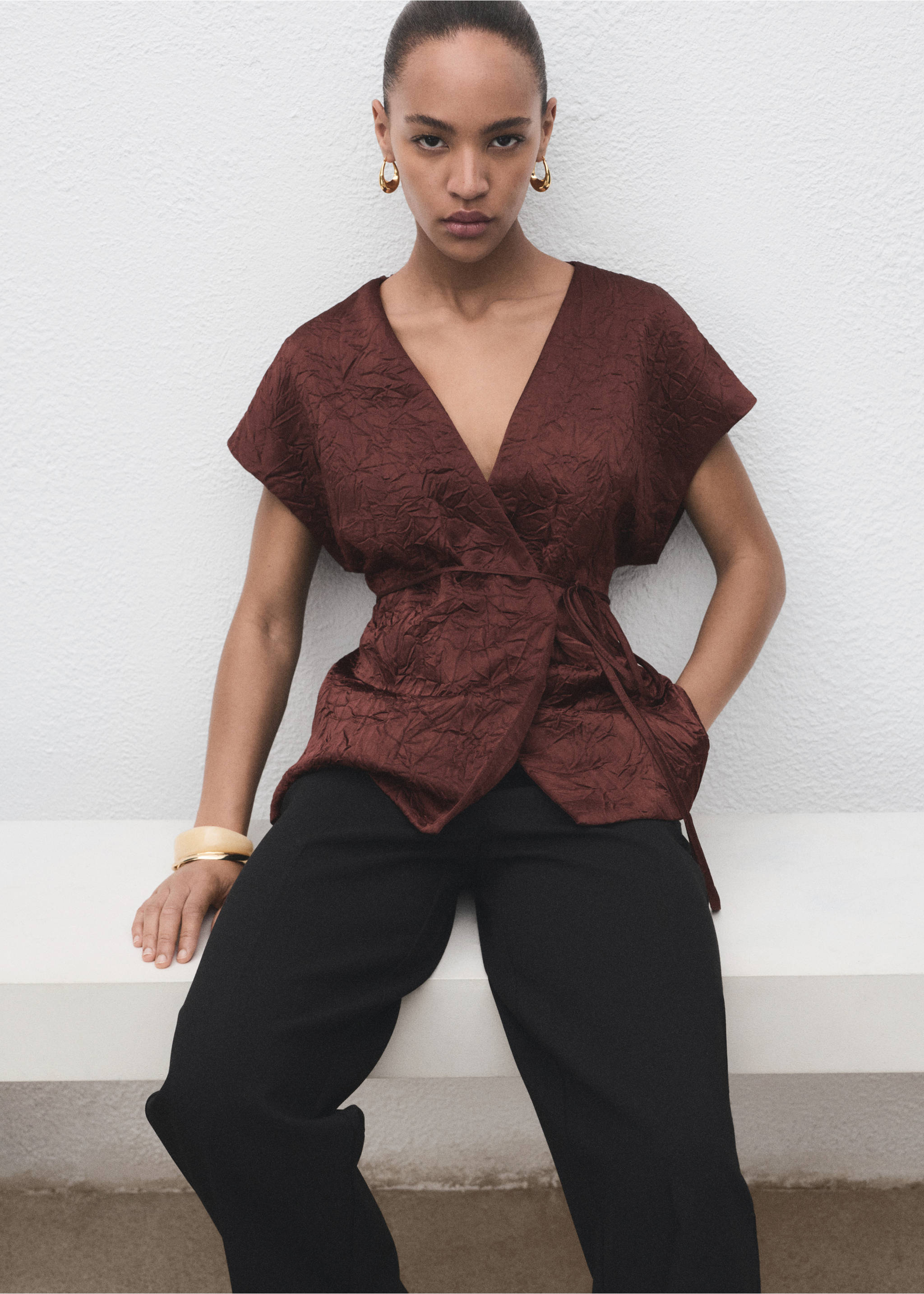 Double-breasted crinkled-effect waistcoat - Details of the article 2, Chocolate. Ref: 17074146-00.