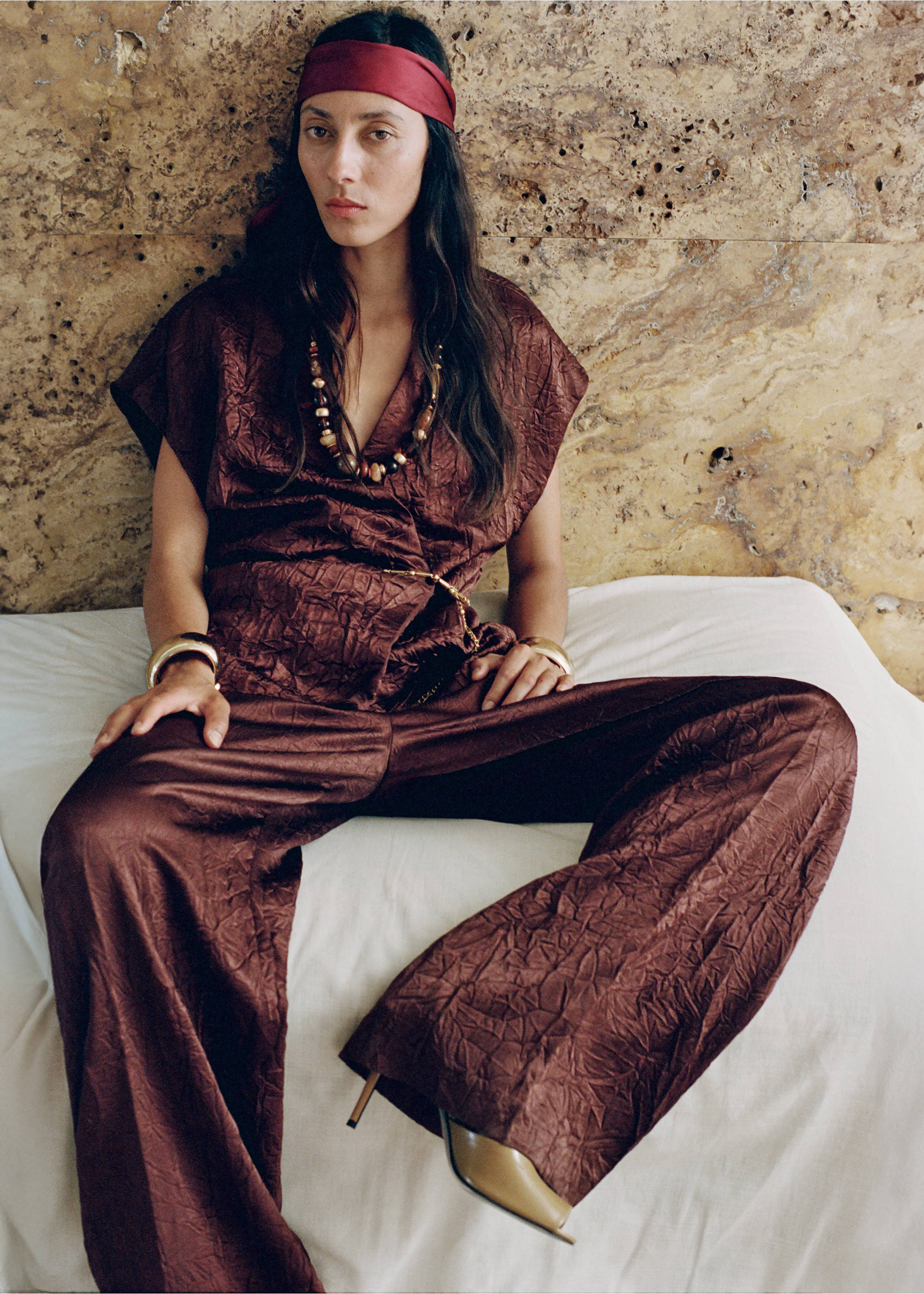 Double-breasted crinkled-effect waistcoat - Details of the article 7, Chocolate. Ref: 17074146-00.