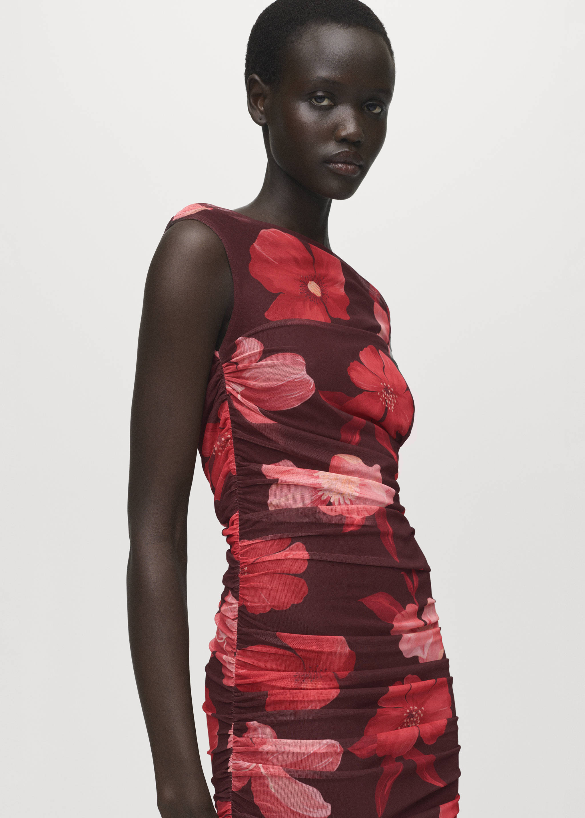Asymmetrisches Kleid mit Blumenmuster - Mittlere Ansicht