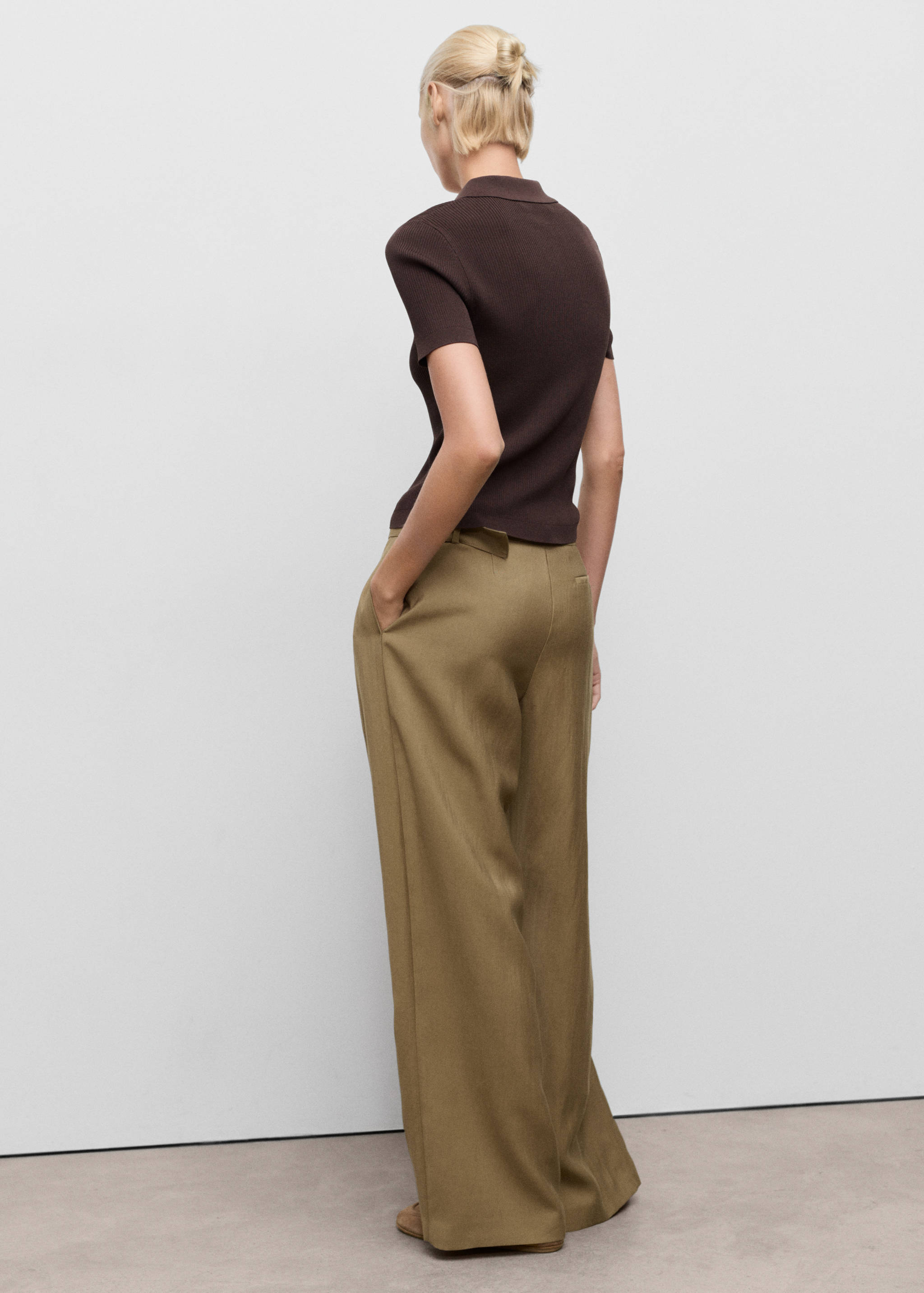 Paperbag trousers with belt - Reverse of the article
