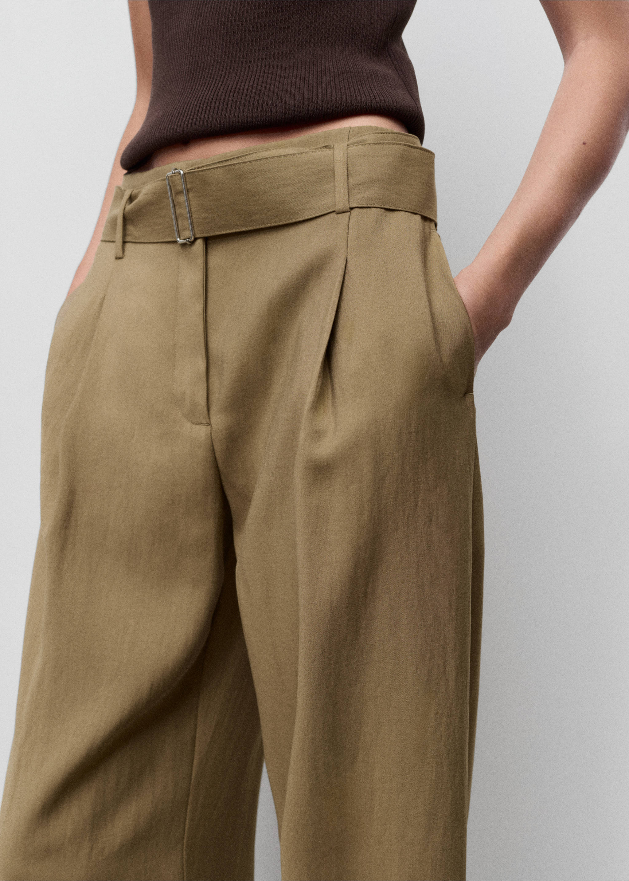 Paperbag trousers with belt - Details of the article 1, Olive Green. Ref: 17074409-00.