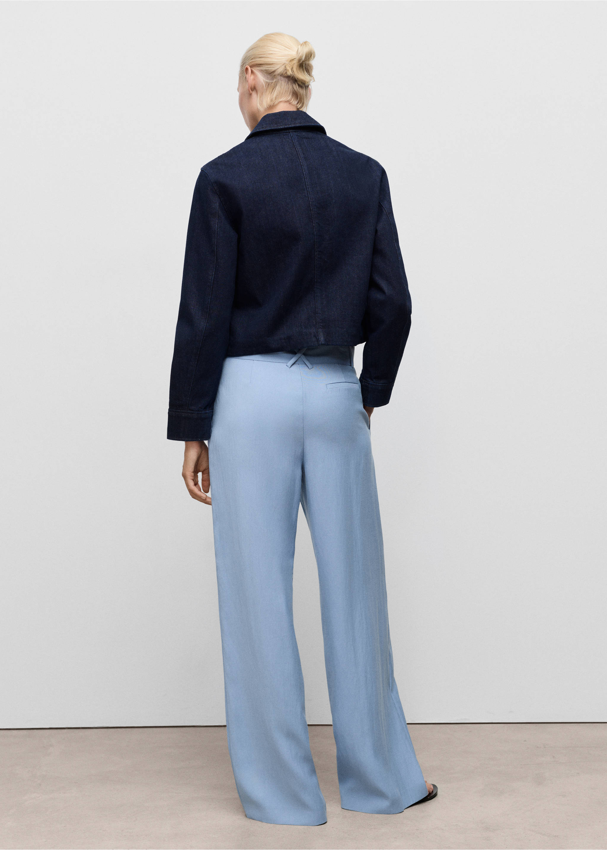 Paperbag trousers with belt - Reverse of the article, Sky Blue. Ref: 17074409-00.