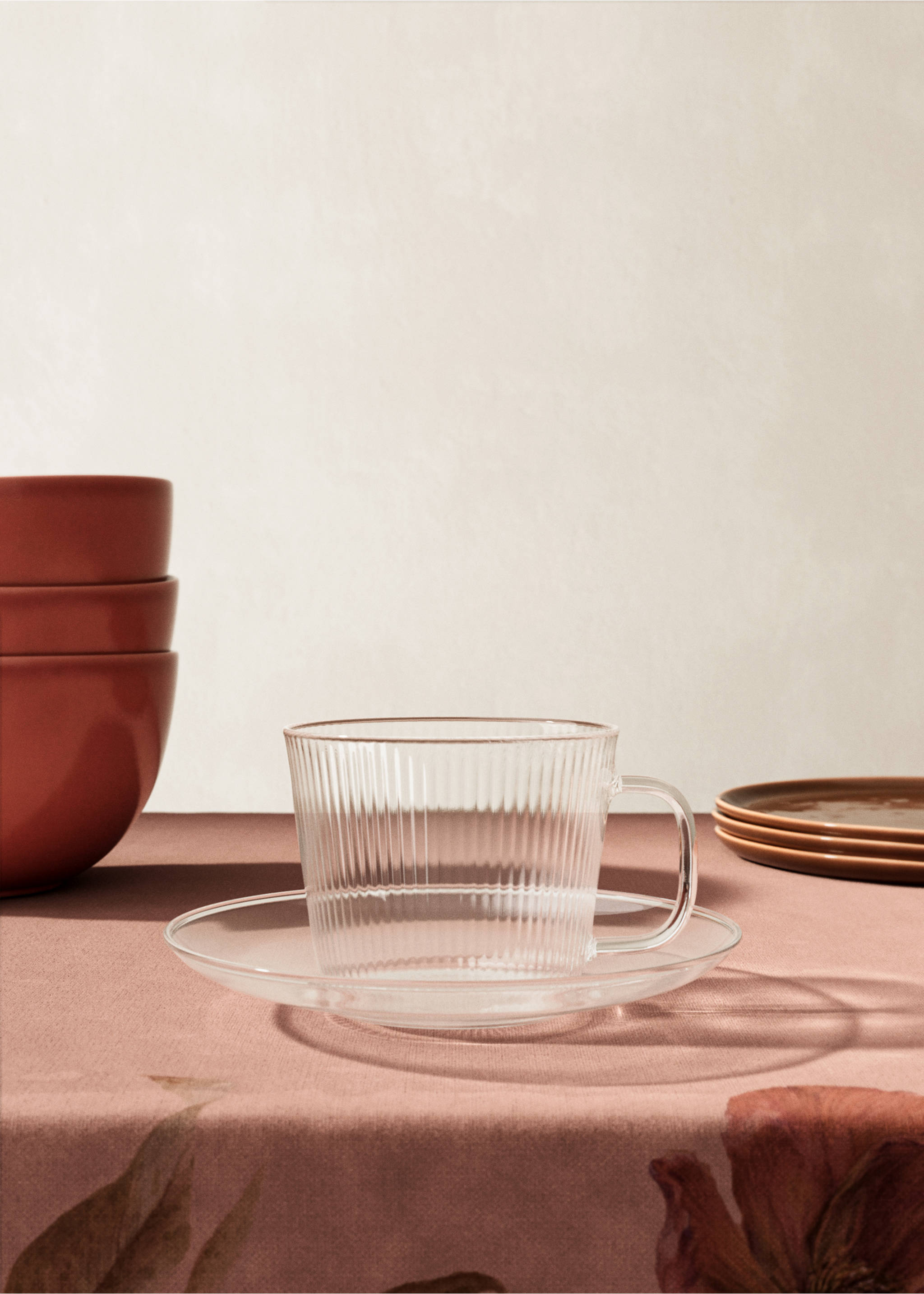 Borosilicate cappuccino cup and saucer with striped pattern - General plane, Off White. Ref: 17074440-00.