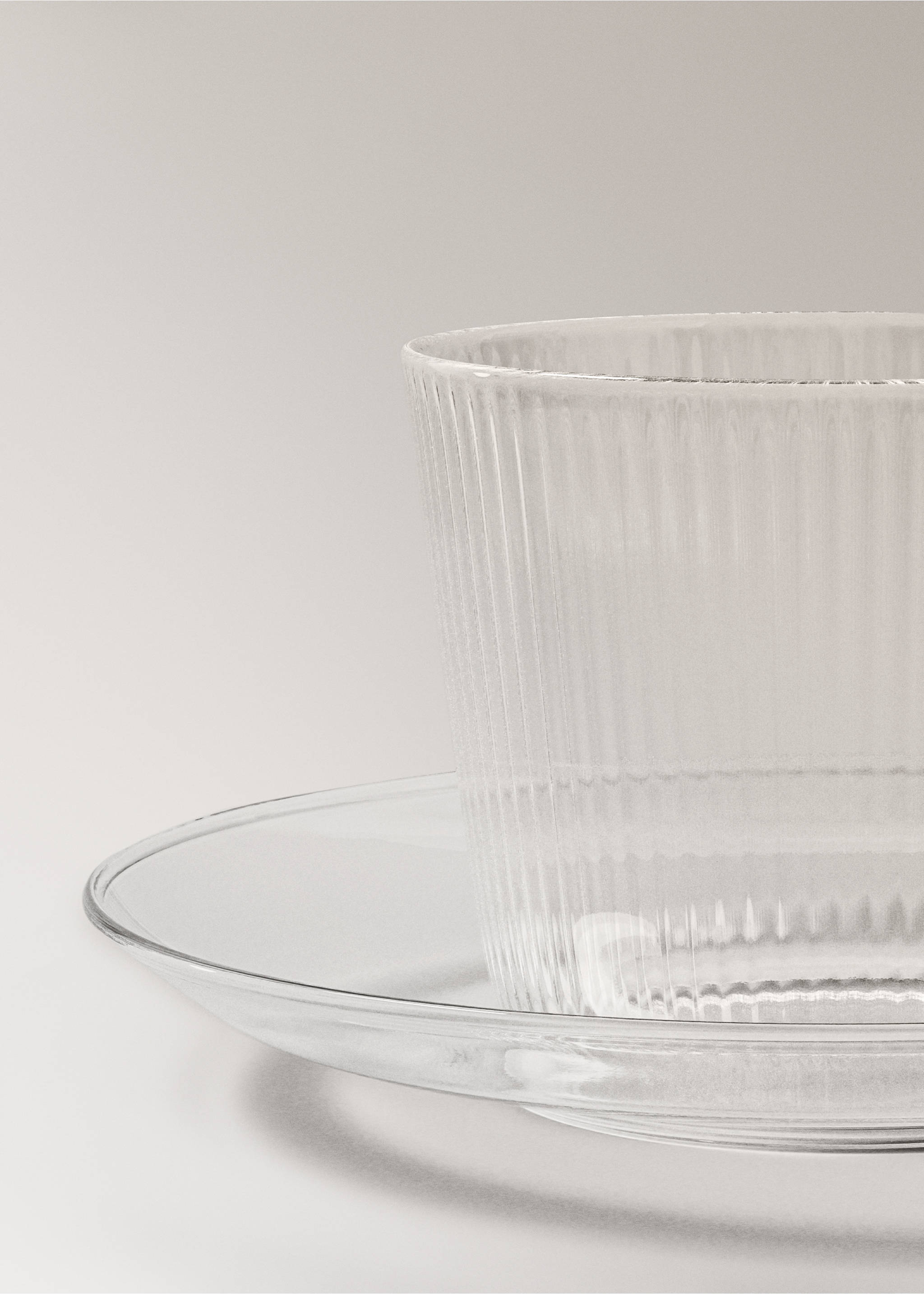 Borosilicate cappuccino cup and saucer with striped pattern - Details of the article 2, Off White. Ref: 17074440-00.