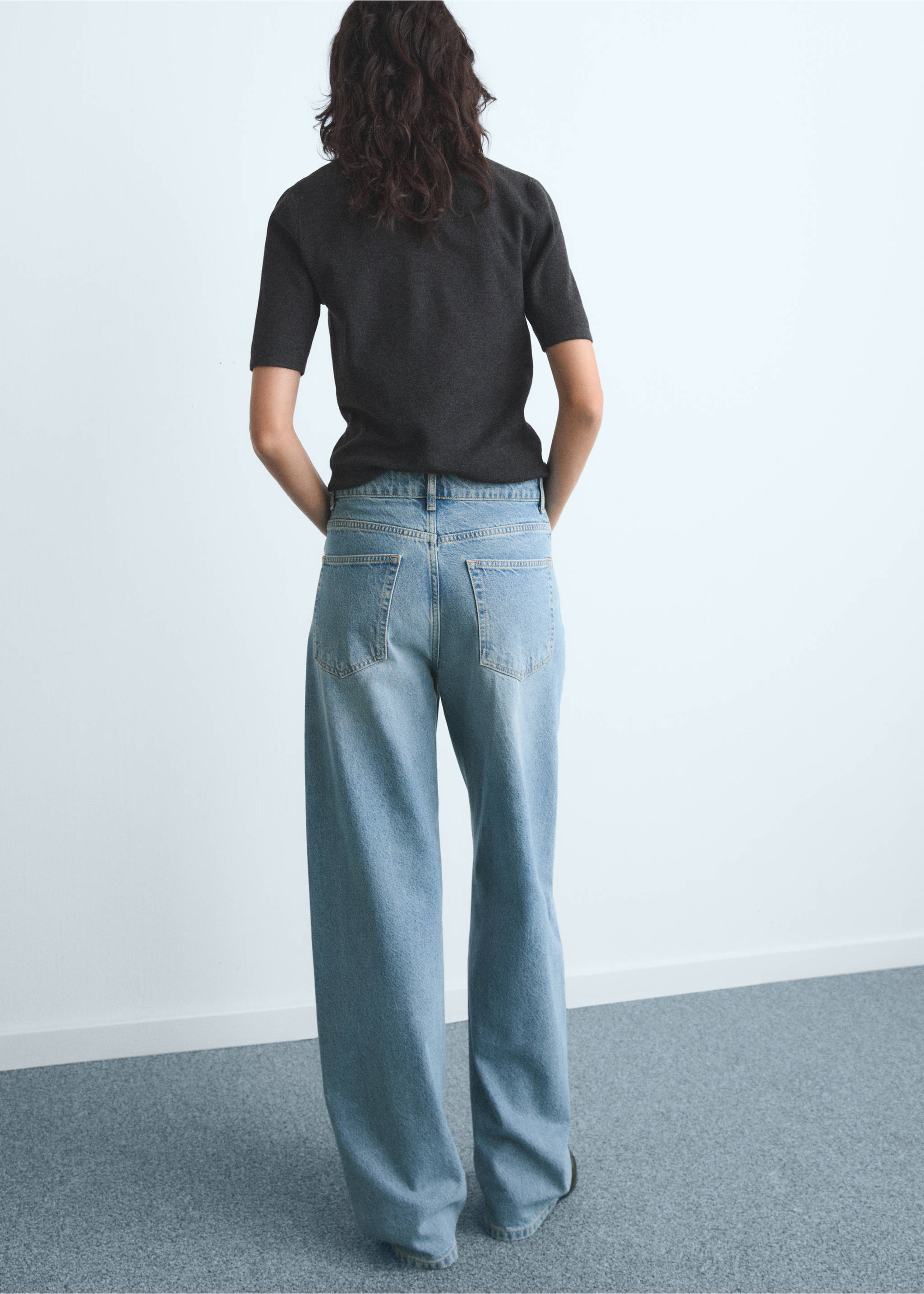 Mid-rise barrel jeans - Achterkant van het artikel, Middenblauw. Ref: 17074445-00.