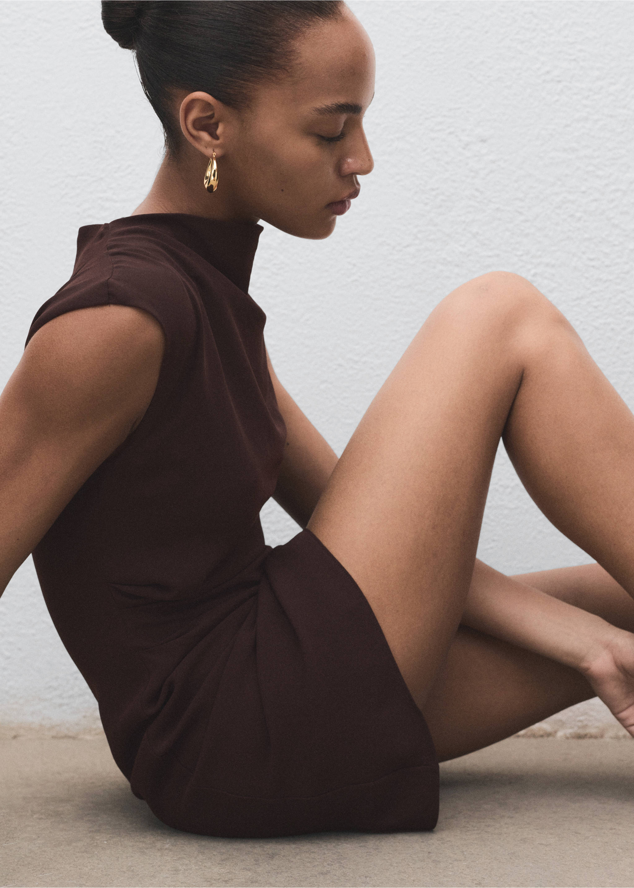 Ruched dress with draped neckline - Details of the article 2, Chocolate. Ref: 17074448-00.
