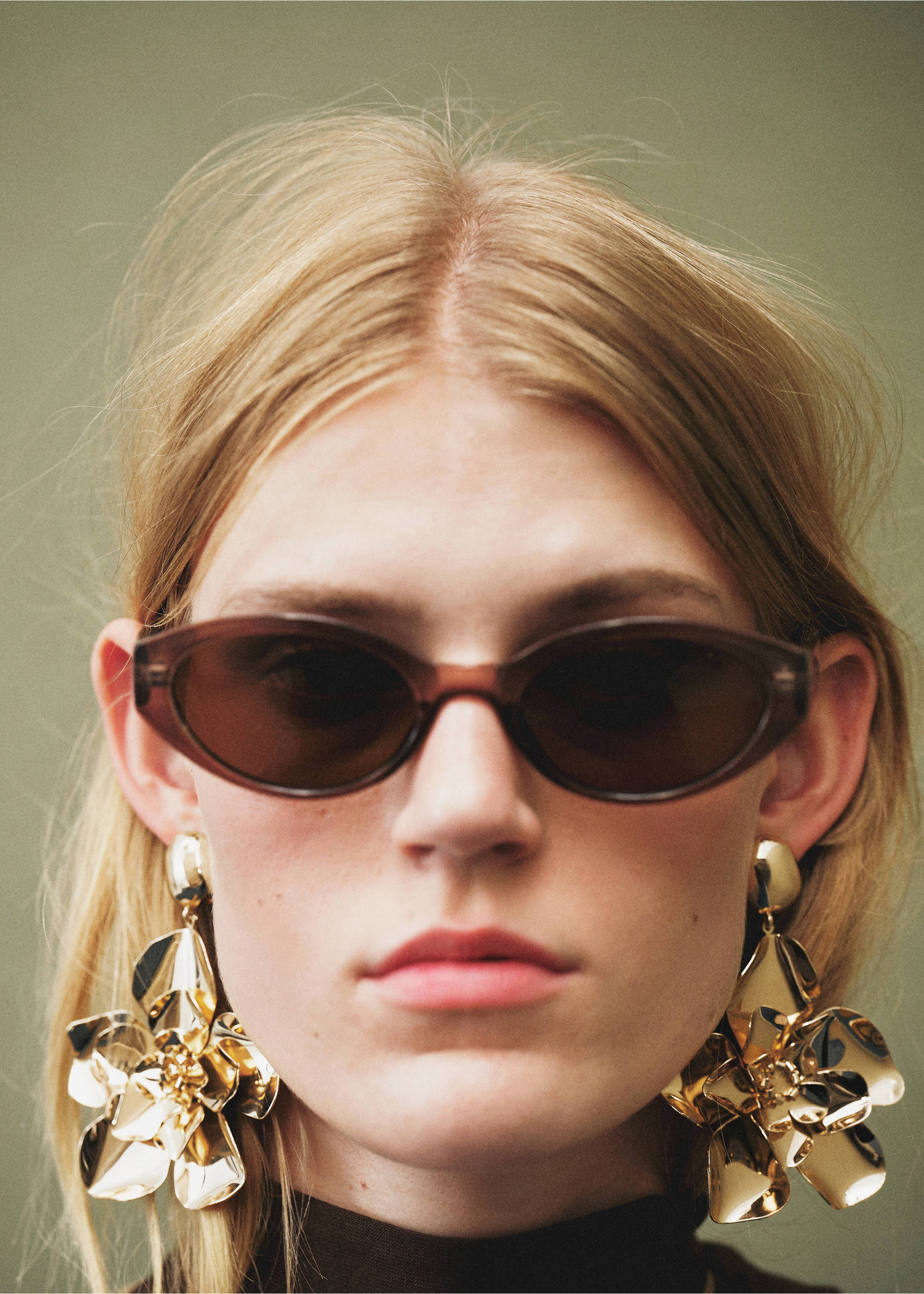 Oorbellen met maxibloem - Overzichtstekening, Goud. Ref: 17074789-00.