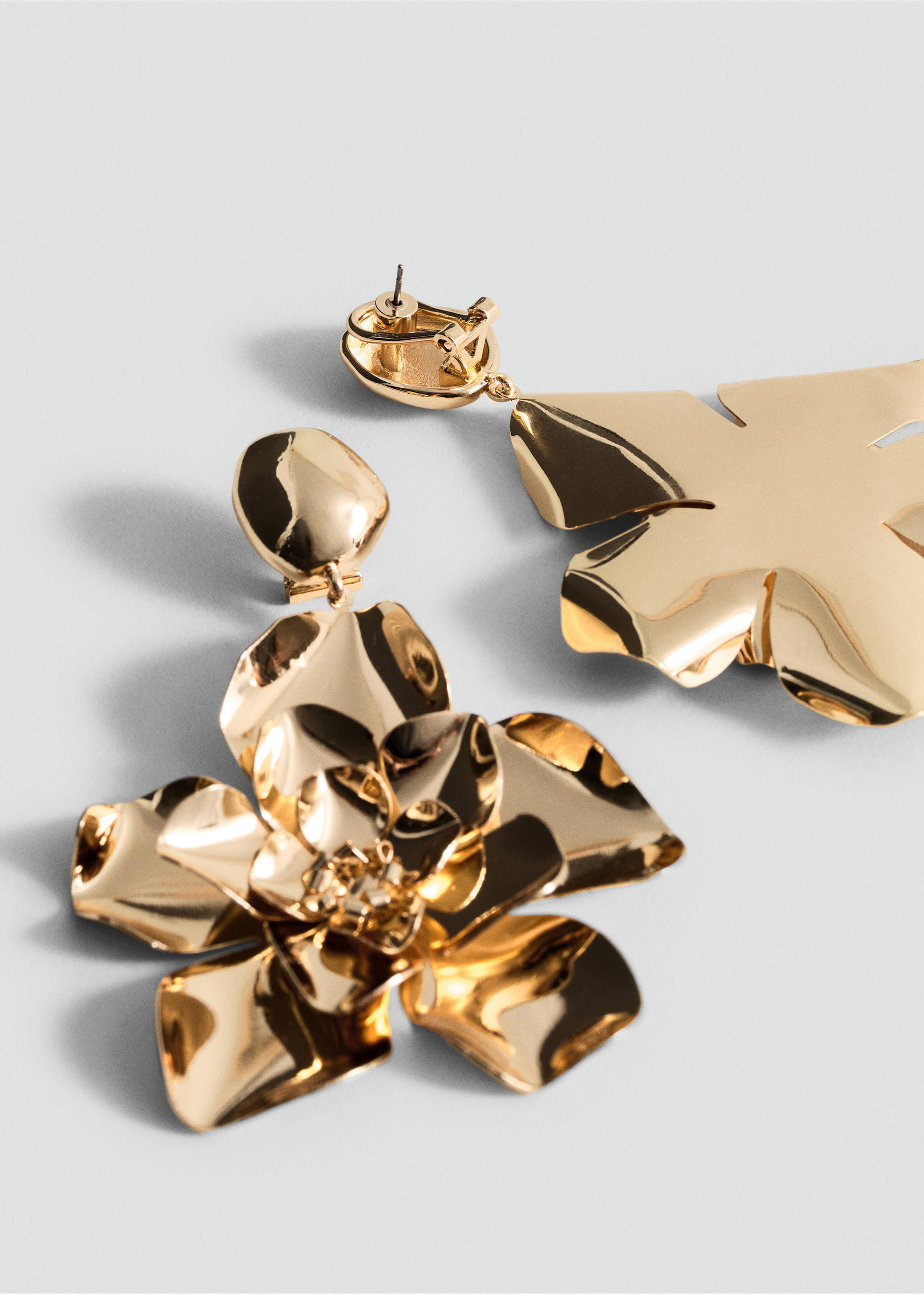 Oorbellen met maxibloem - Middenvlak, Goud. Ref: 17074789-00.