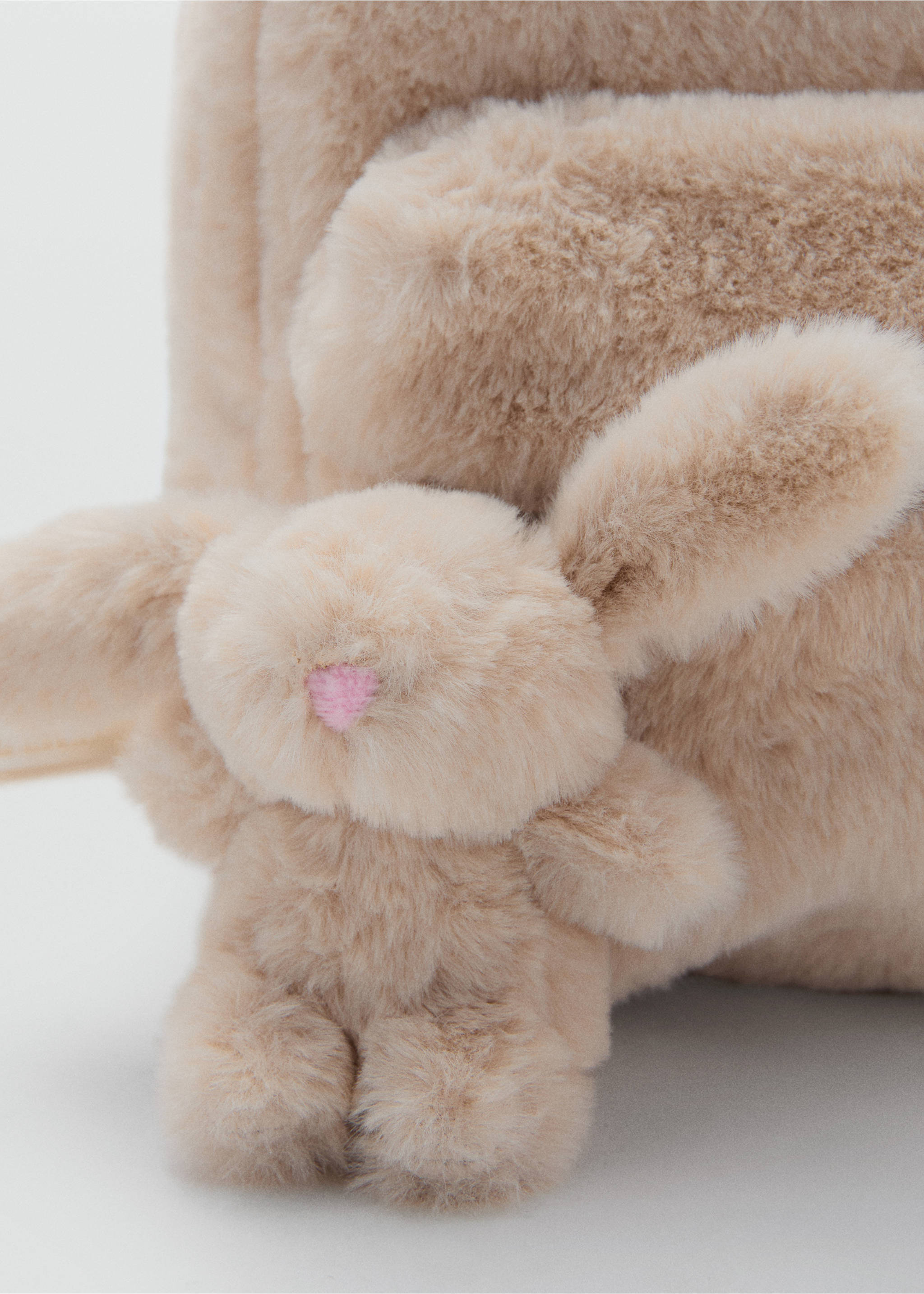 Bunny fur backpack - Details of the article 2, Sand. Ref: 17075143-00.