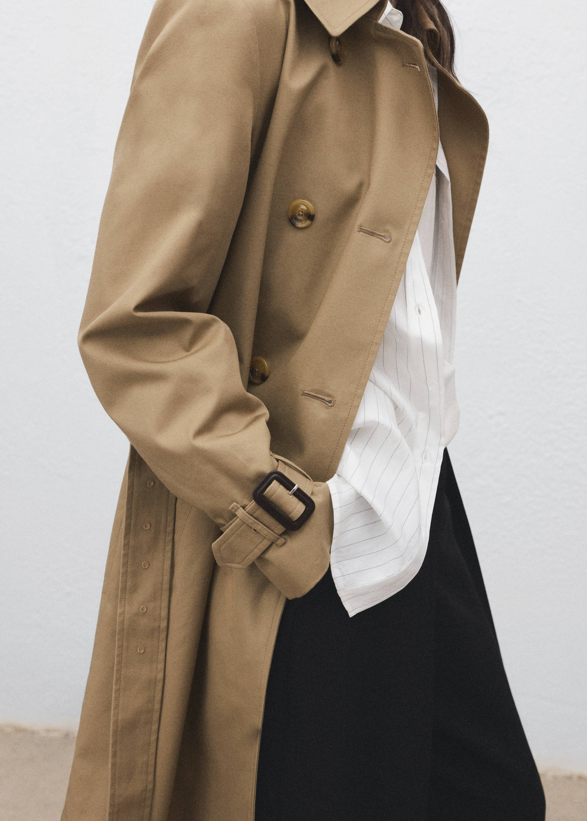 Classic trench coat with belt - Details of the article 6