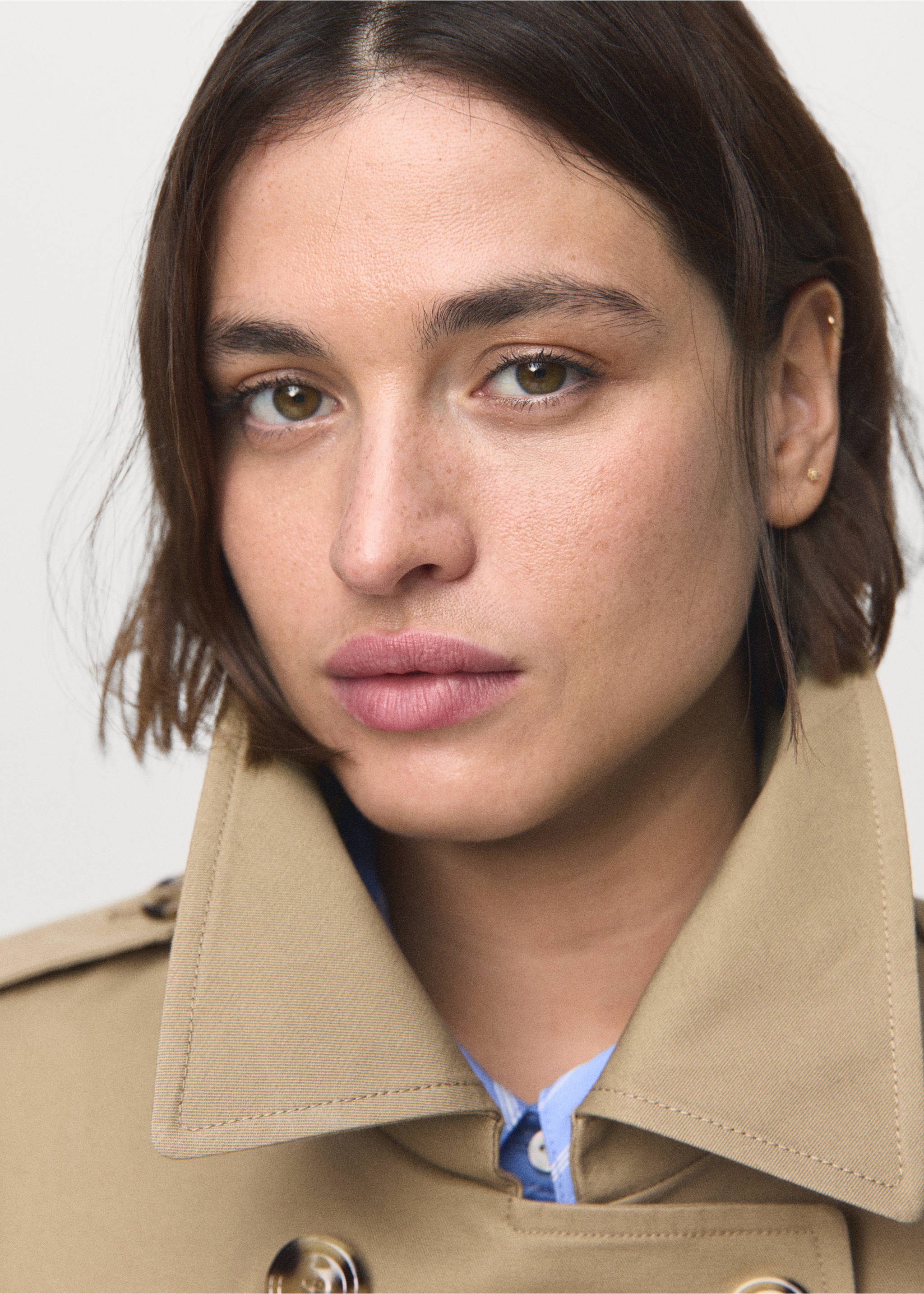 Classic trench coat with belt - Details of the article 4, Beige. Ref: 17075789-00.