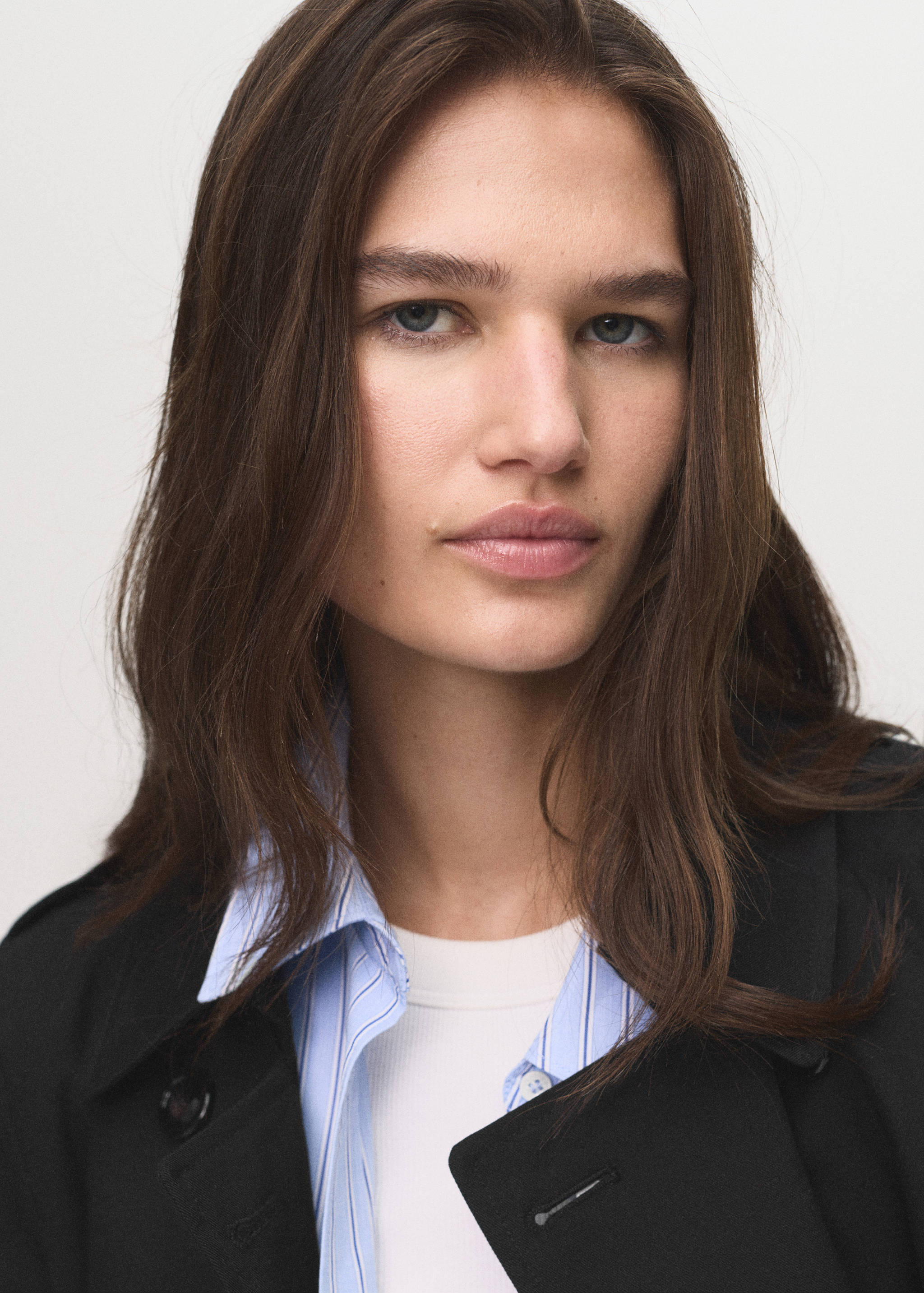 Classic trench coat with belt - Details of the article 1