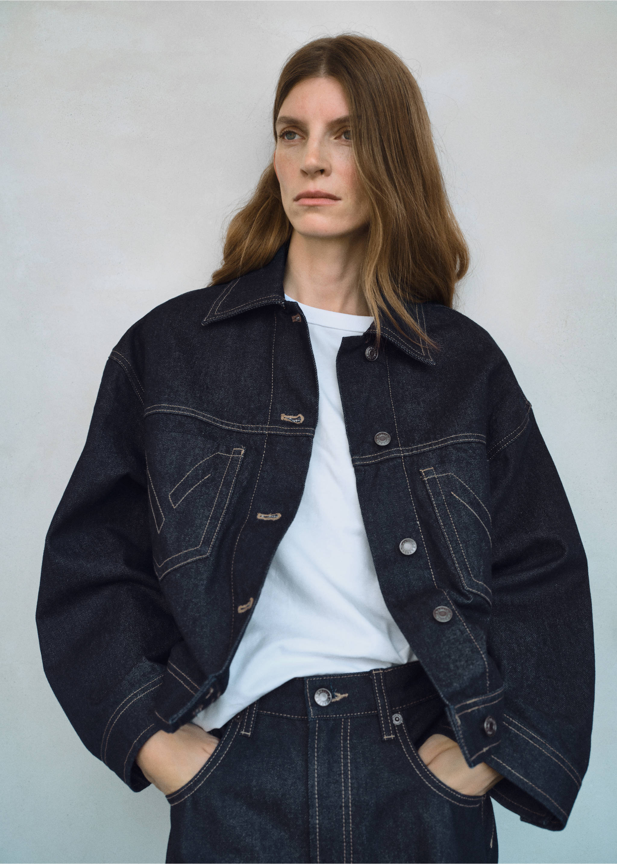 Denim jacket with decorative stitching - Medium plane, Open Blue. Ref: 17075805-00.
