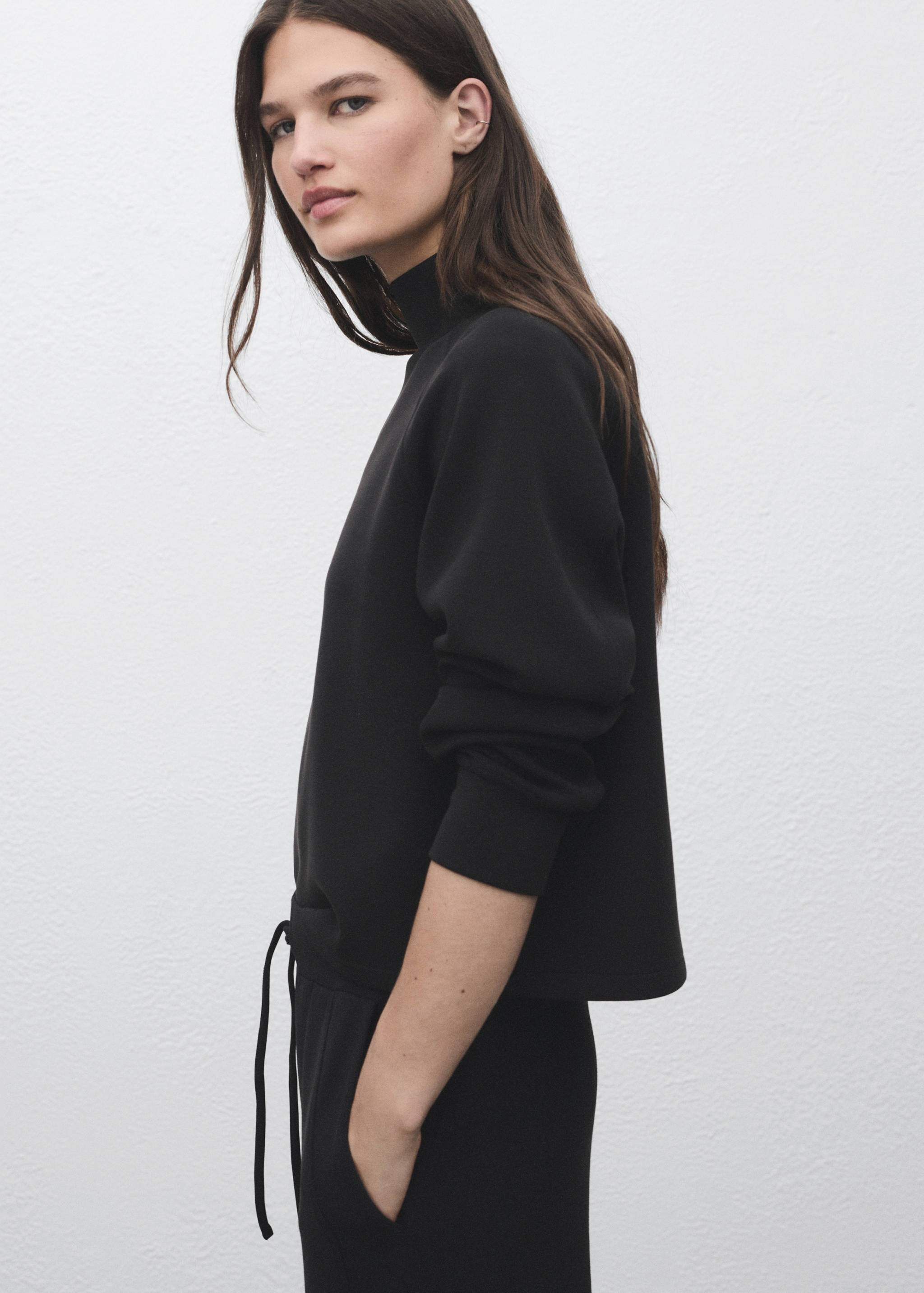 Sweat-shirt col montant - Plan moyen