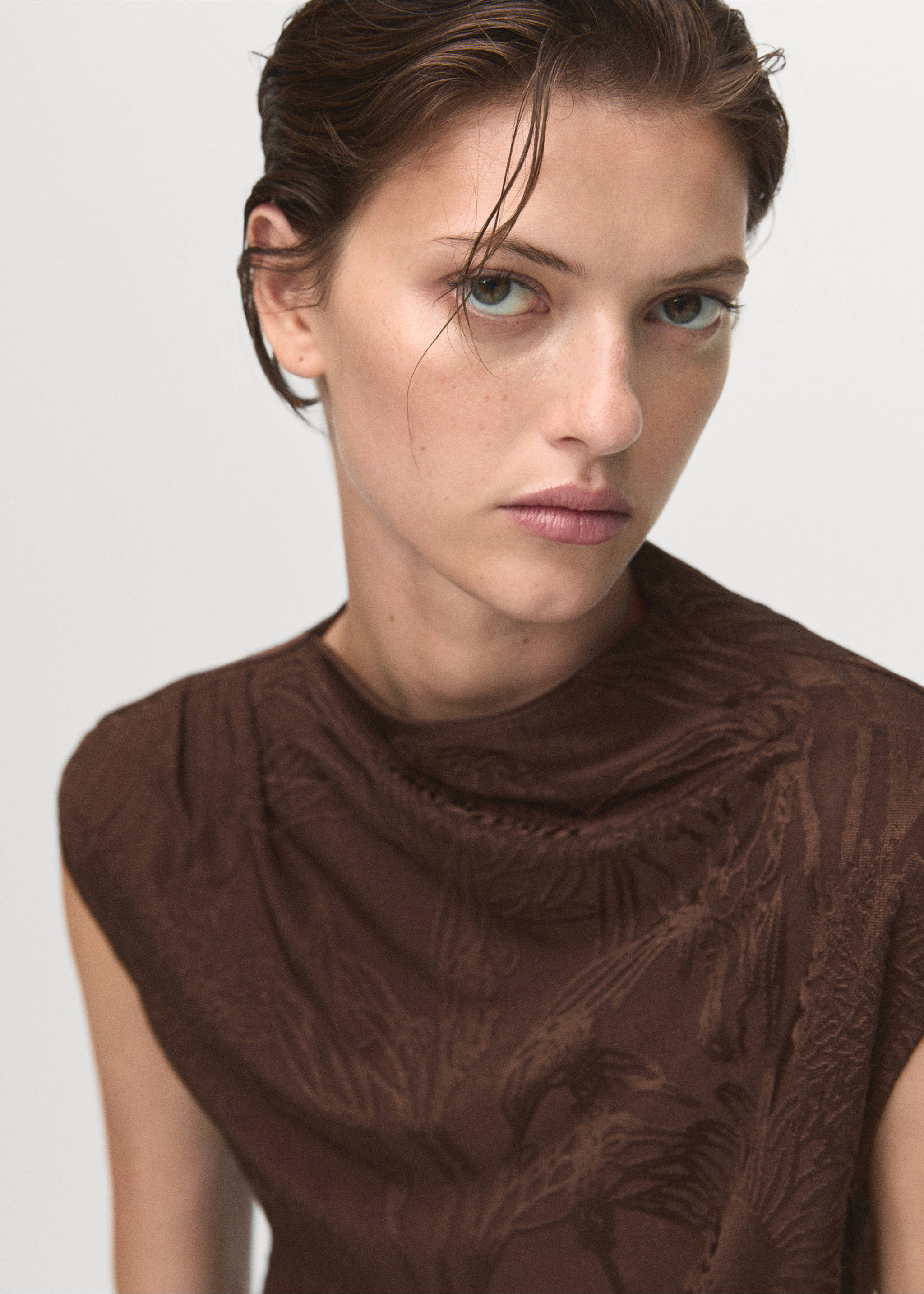 Jacquard floral-print top - Details of the article 1, Brown. Ref: 17075827-00.