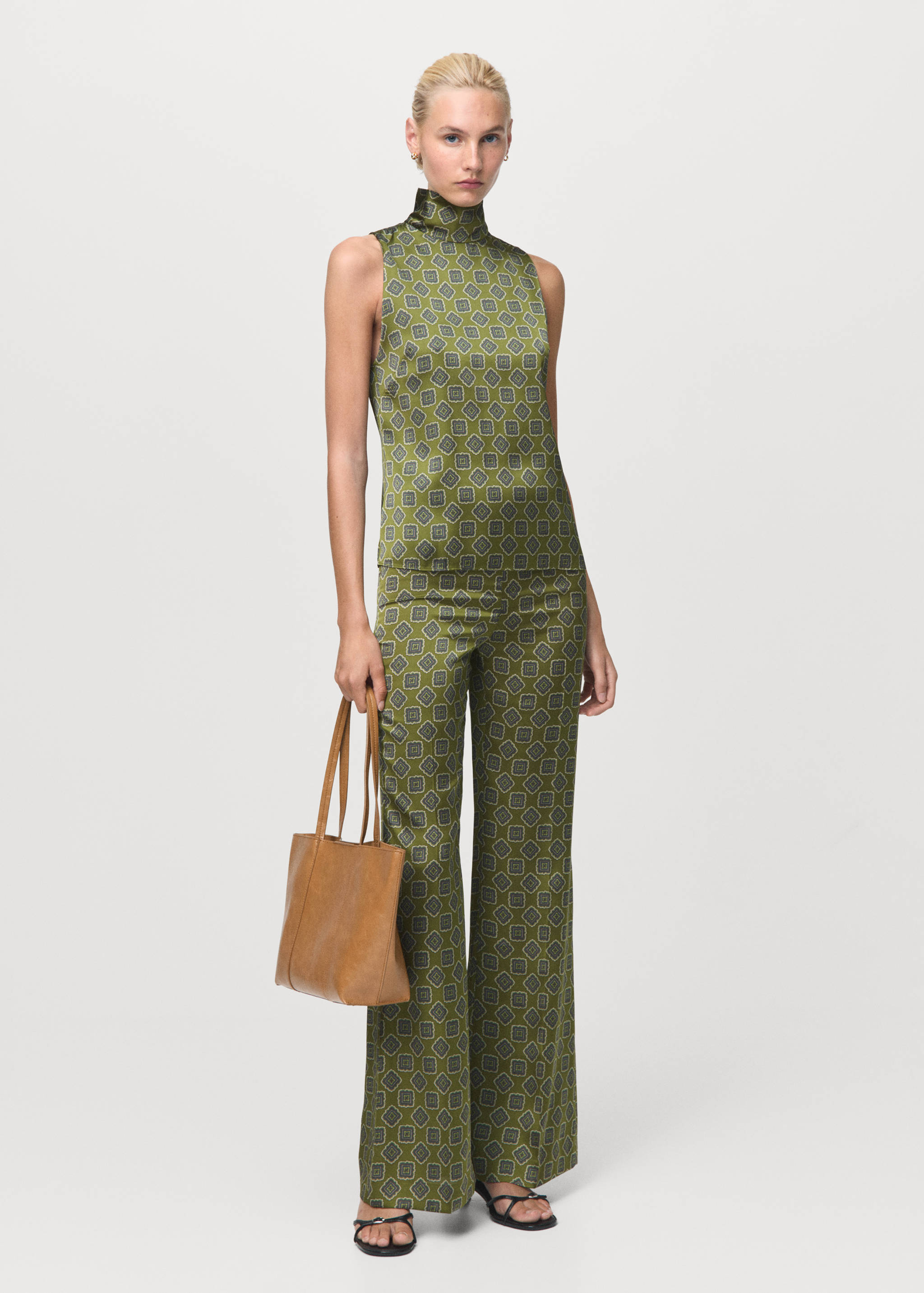 Satin blouse with geometric pattern - General plane