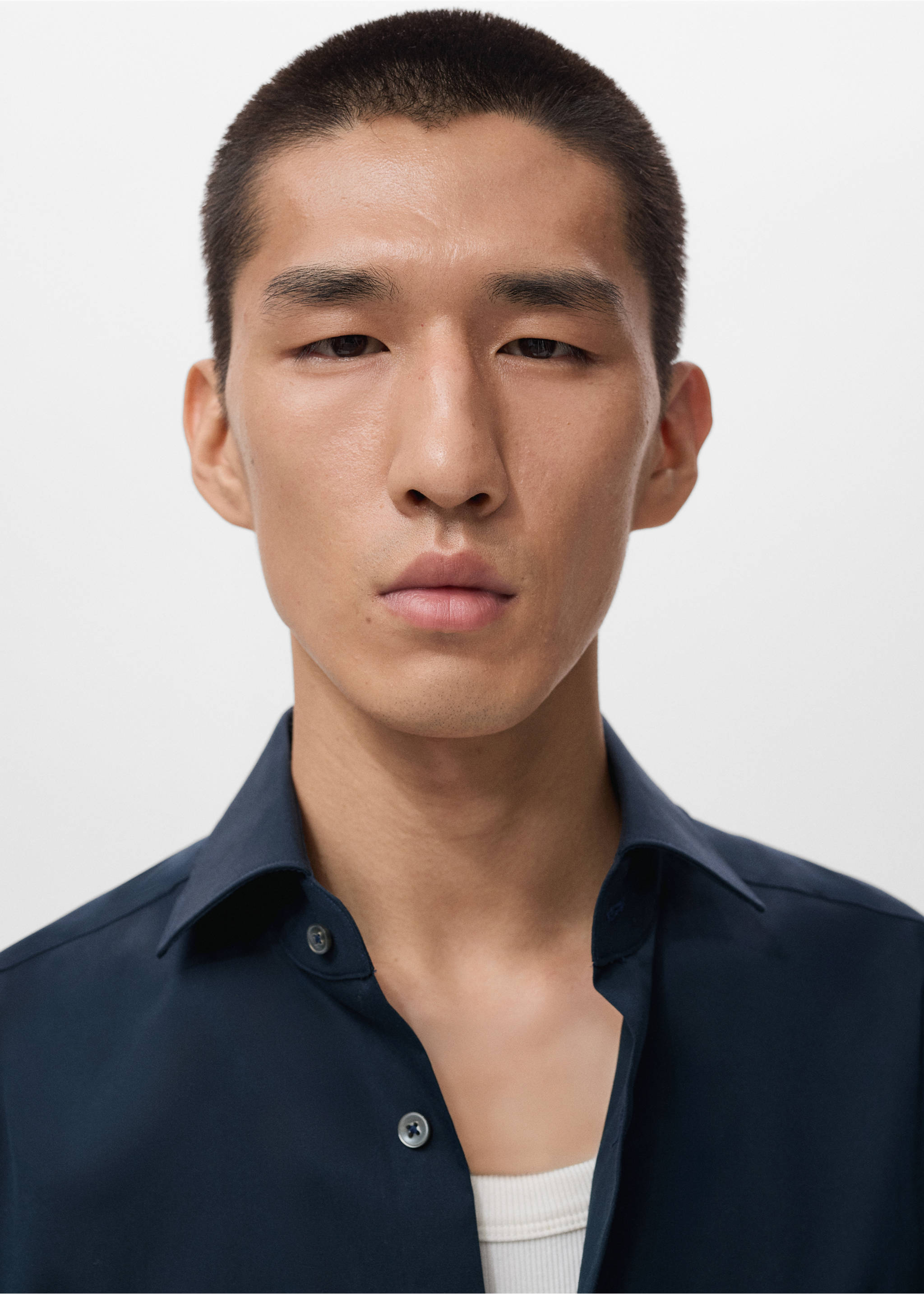 Chemise 100 % coton slim-fit - Détail de l'article 1, Bleu marine. Ref: 17075979-00.