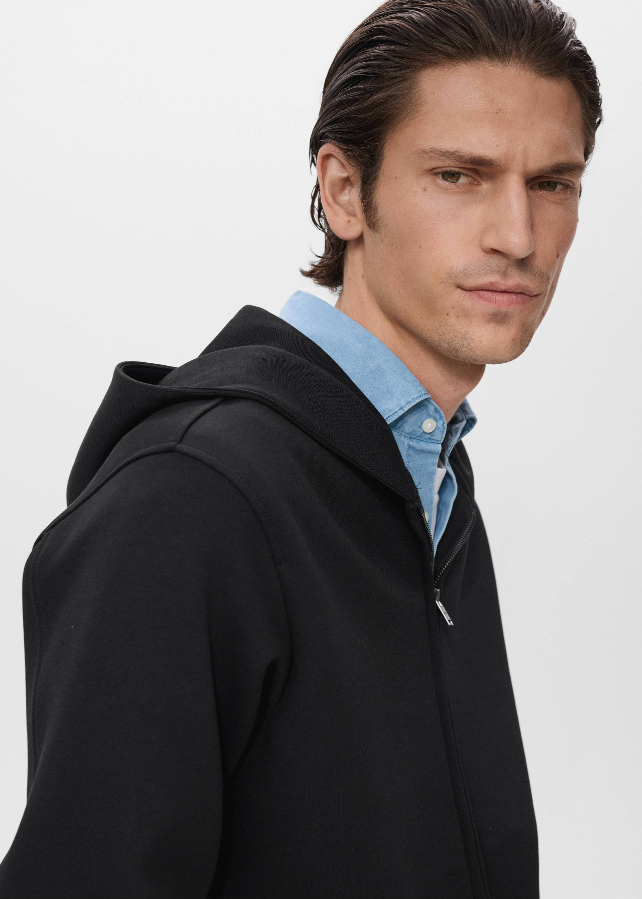 Zip-up hoodie - Details of the article 1, Black. Ref: 17075998-00.