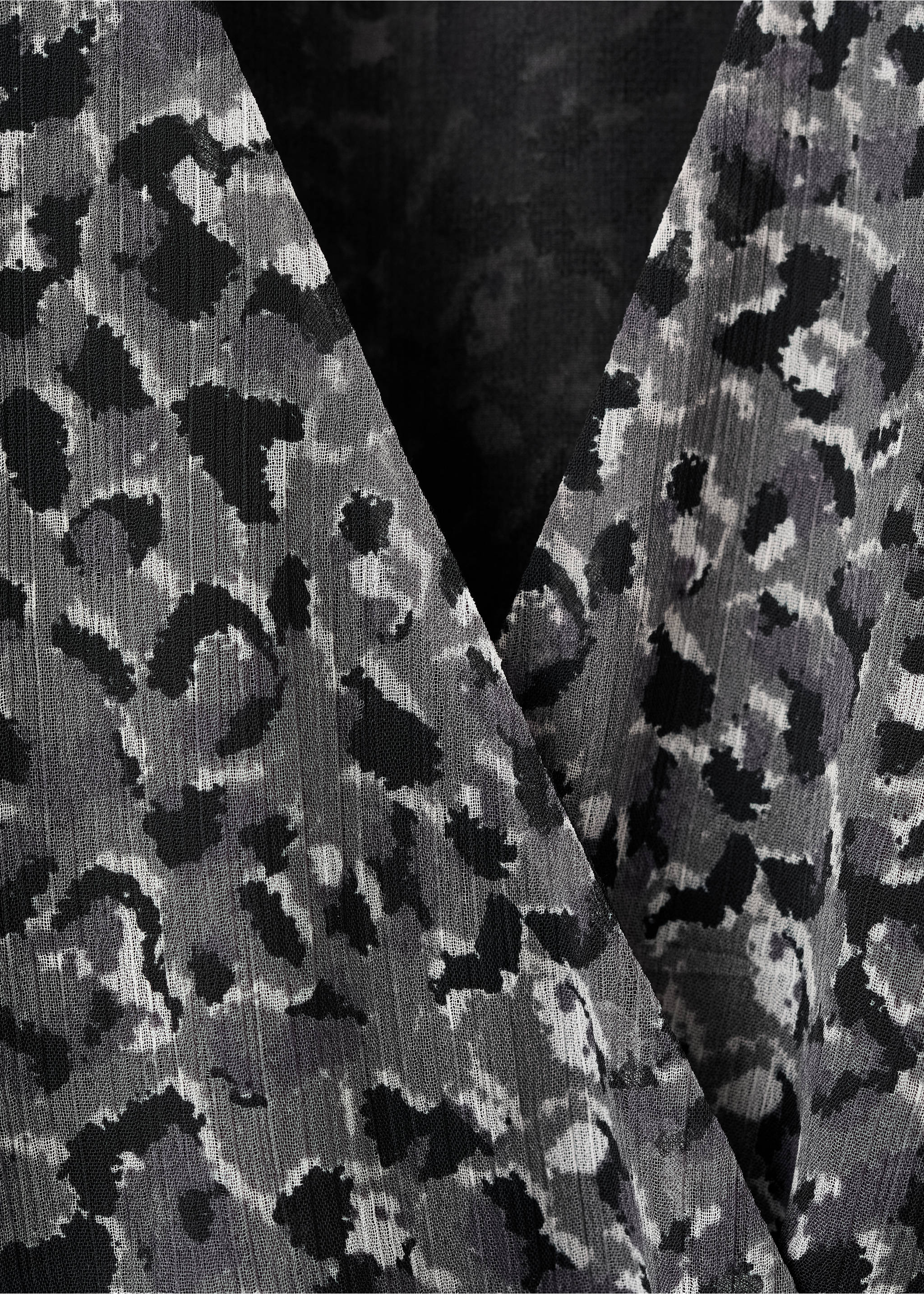 Robe léopard à volants - Détail de l'article 8, Gris. Ref: 17076332-00.