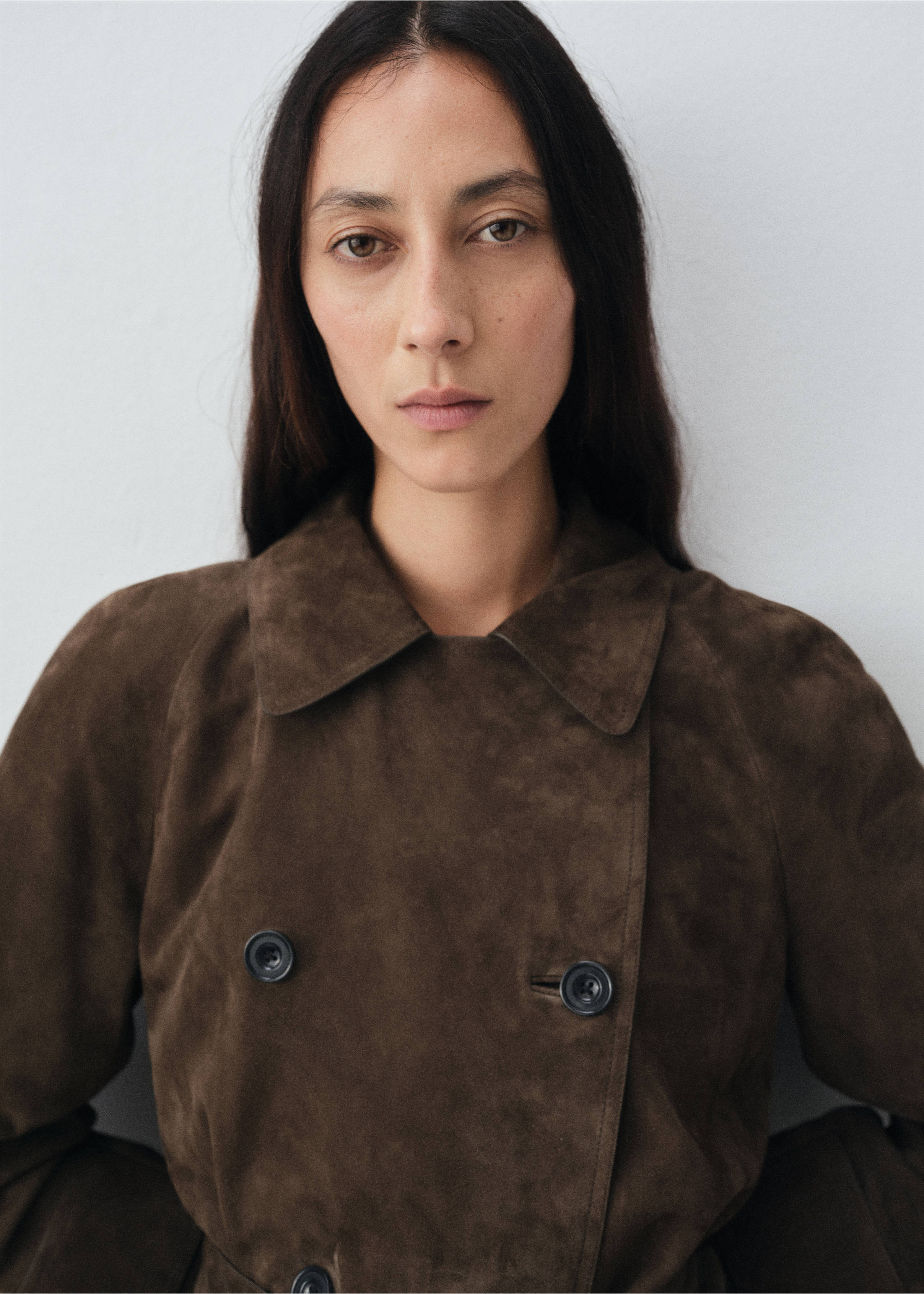 100% suede double-breasted trench coat - Details of the article 3, Khaki. Ref: 17076344-00.