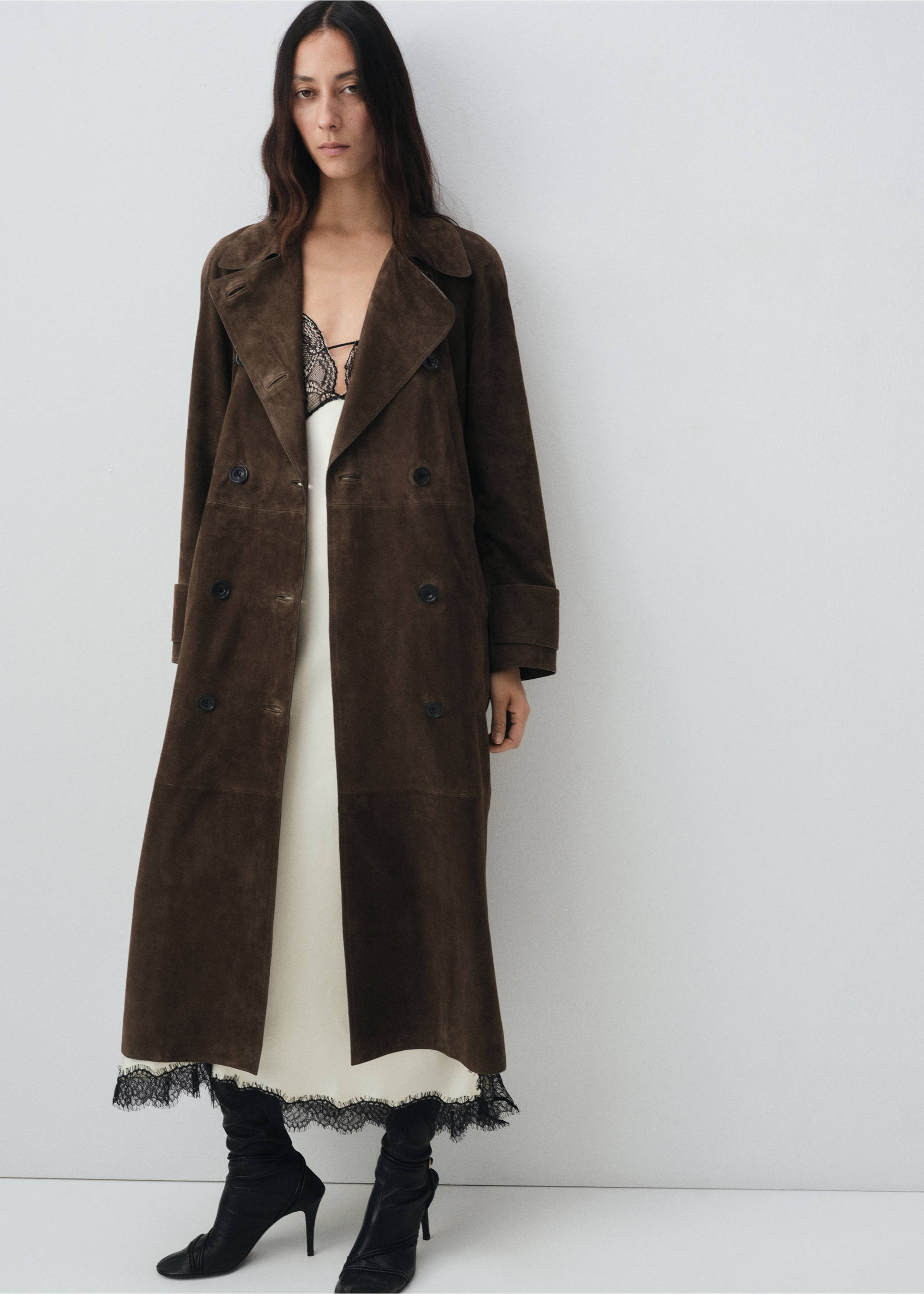 100% suede double-breasted trench coat - Details of the article 2, Khaki. Ref: 17076344-00.