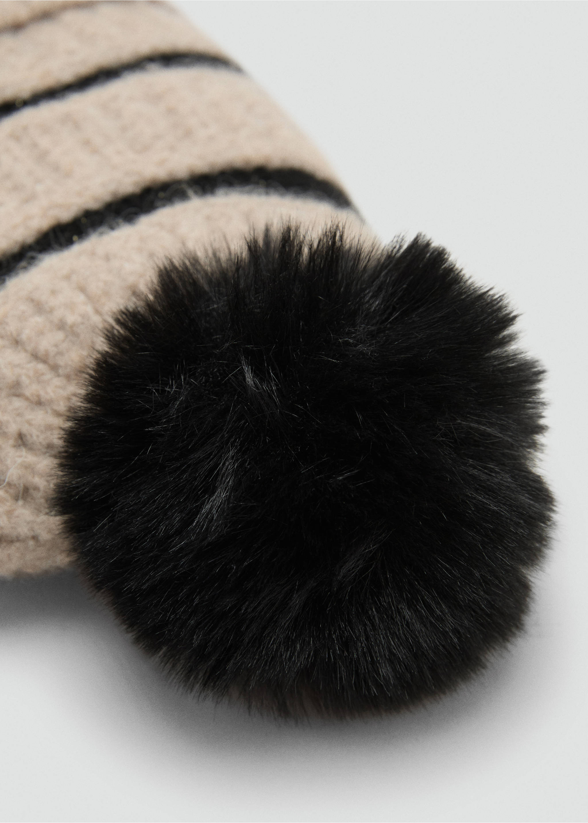 Striped knit hat - Details of the article 1, Sand. Ref: 17076346-00.