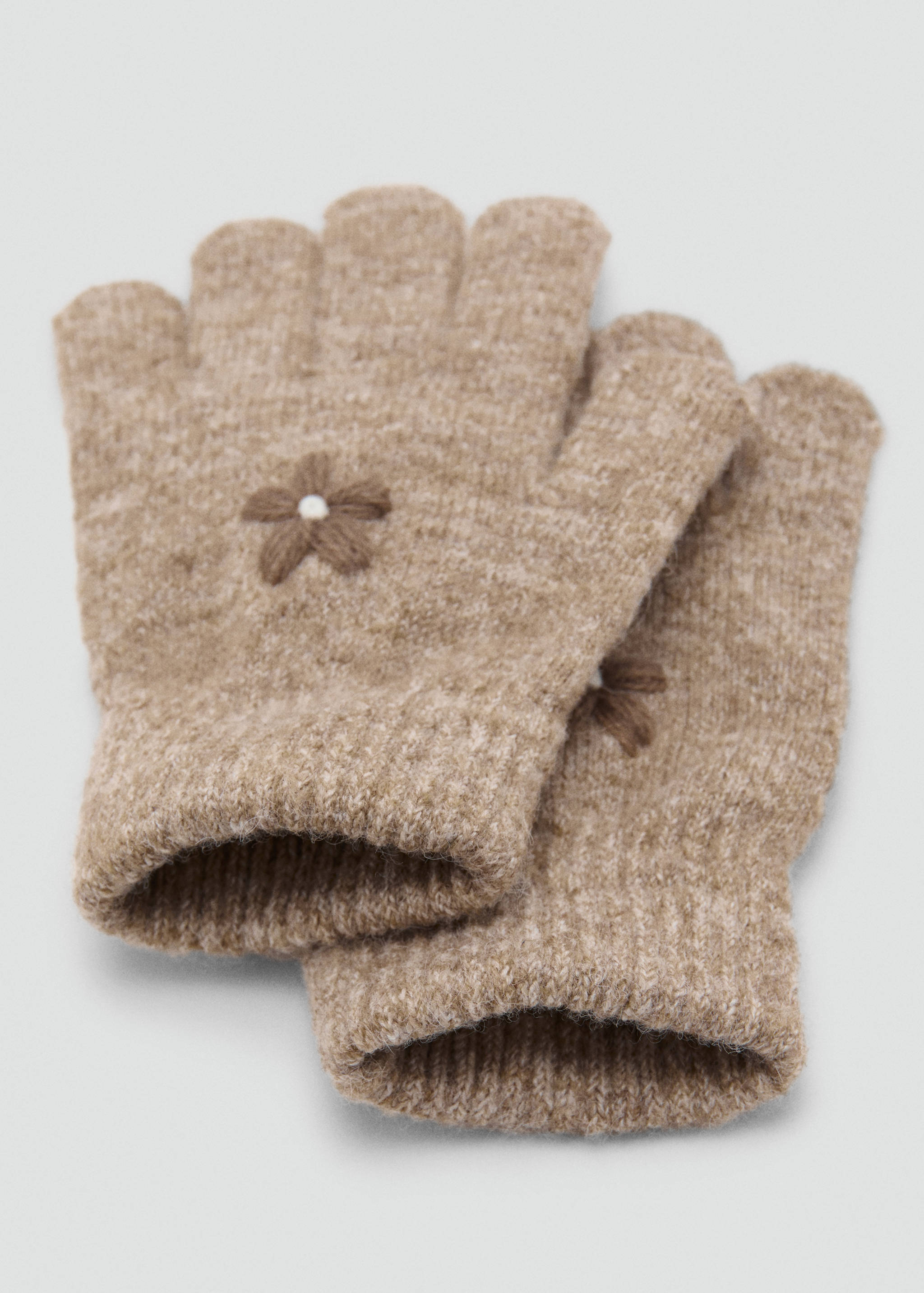 Gants brodés - Plan moyen