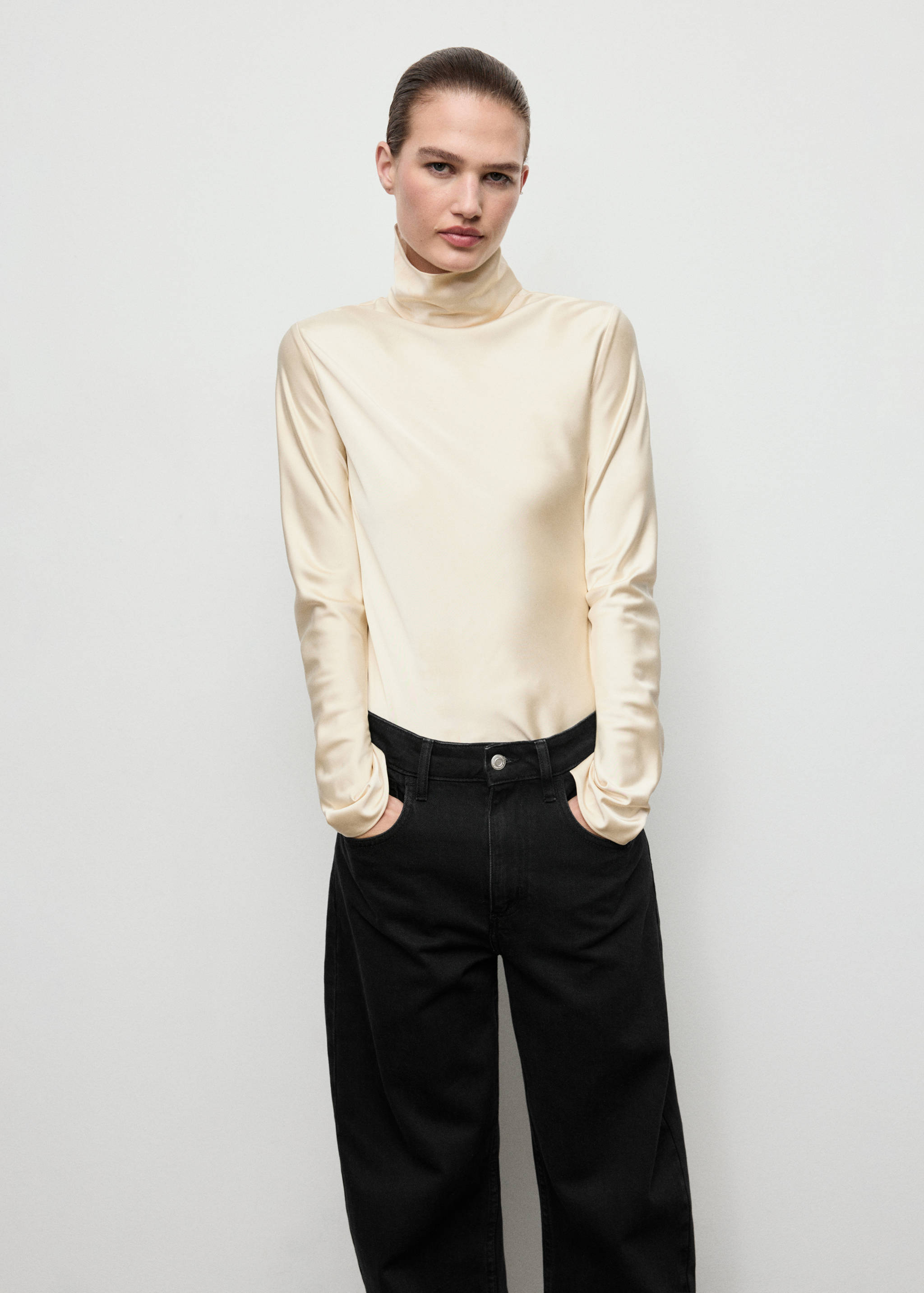 High-waisted barrel jeans - Details of the article 1