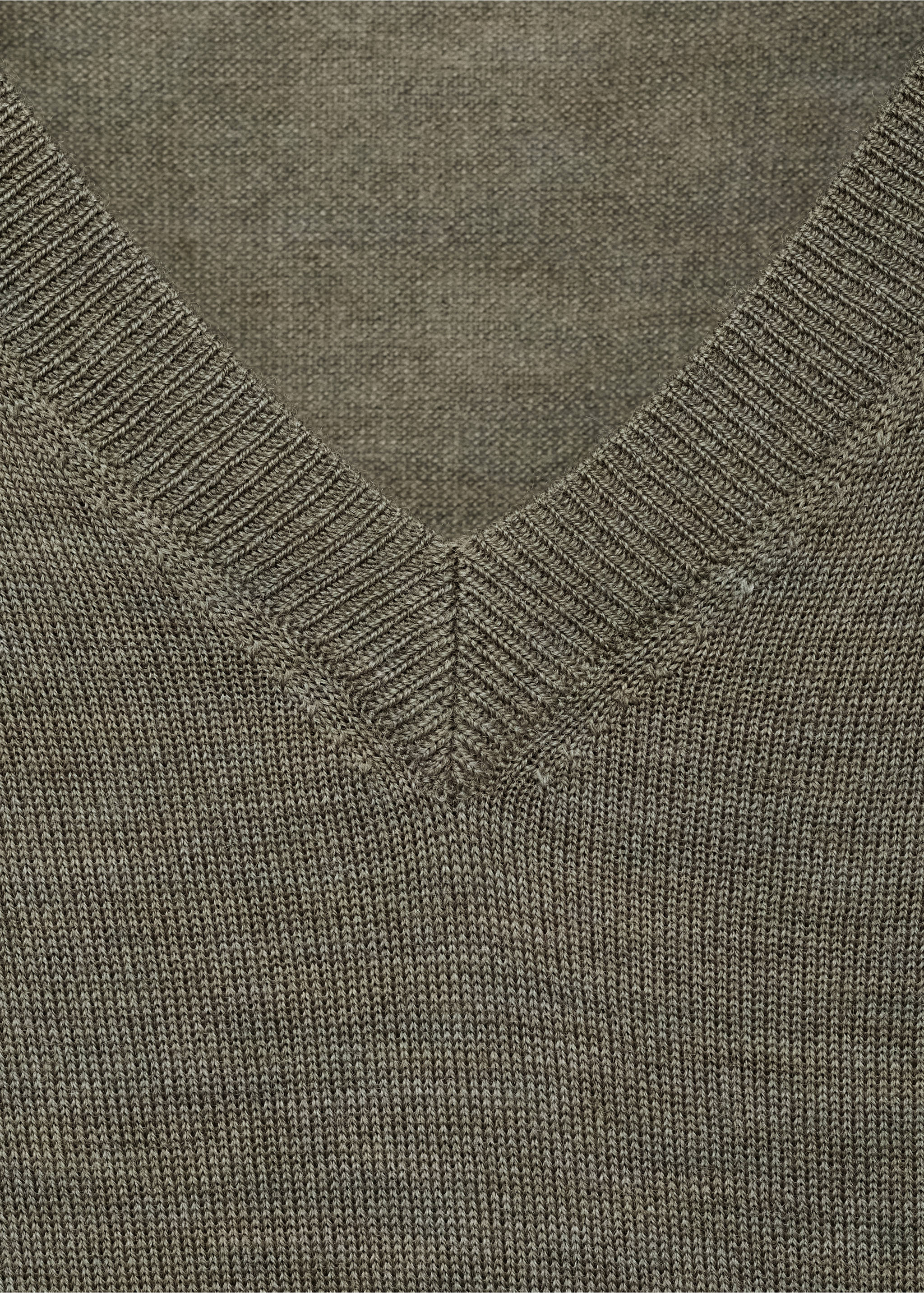 V-neck wool sweater - Details of the article 8, Green. Ref: 17076722-00.
