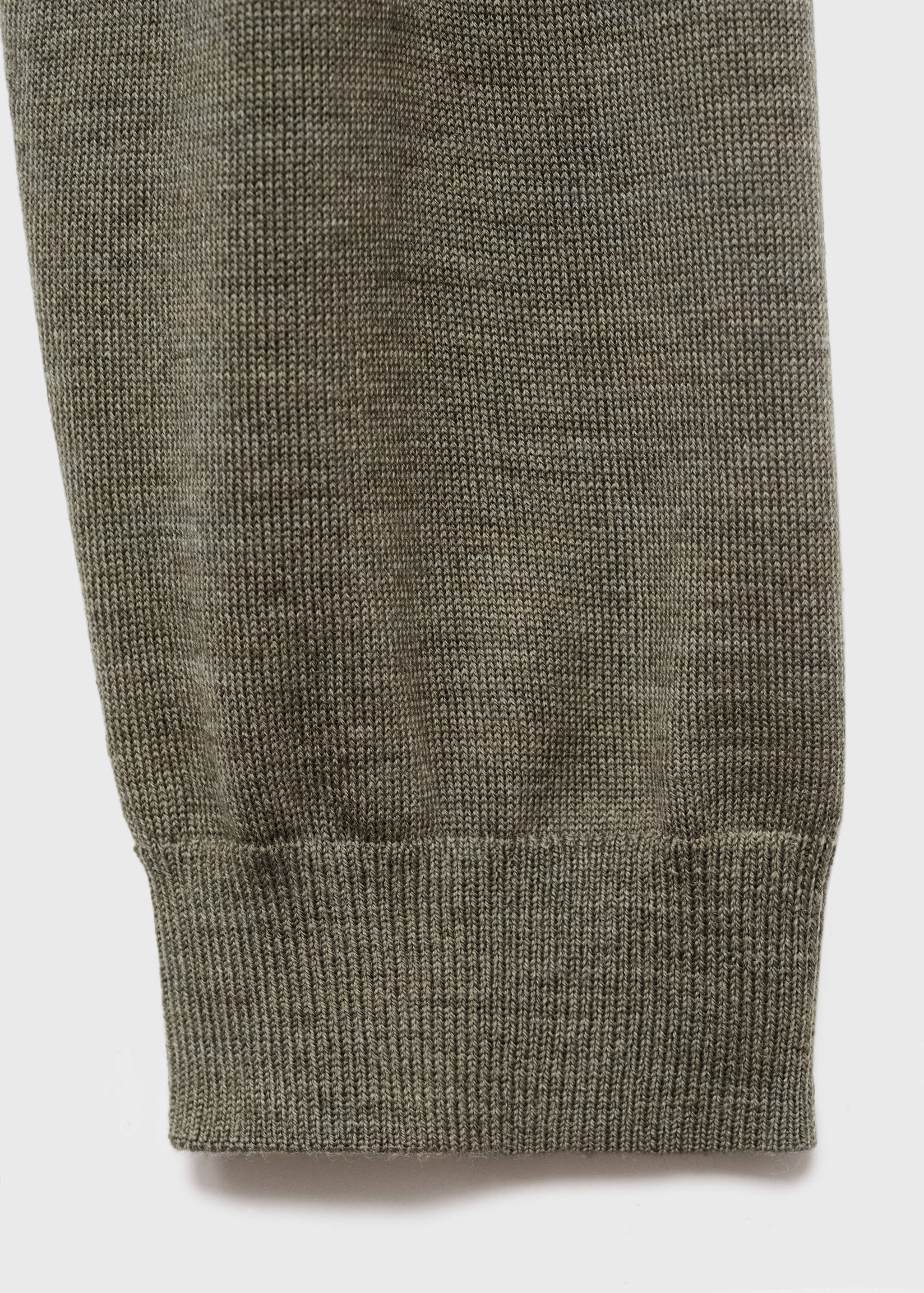 V-neck wool sweater - Details of the article 0