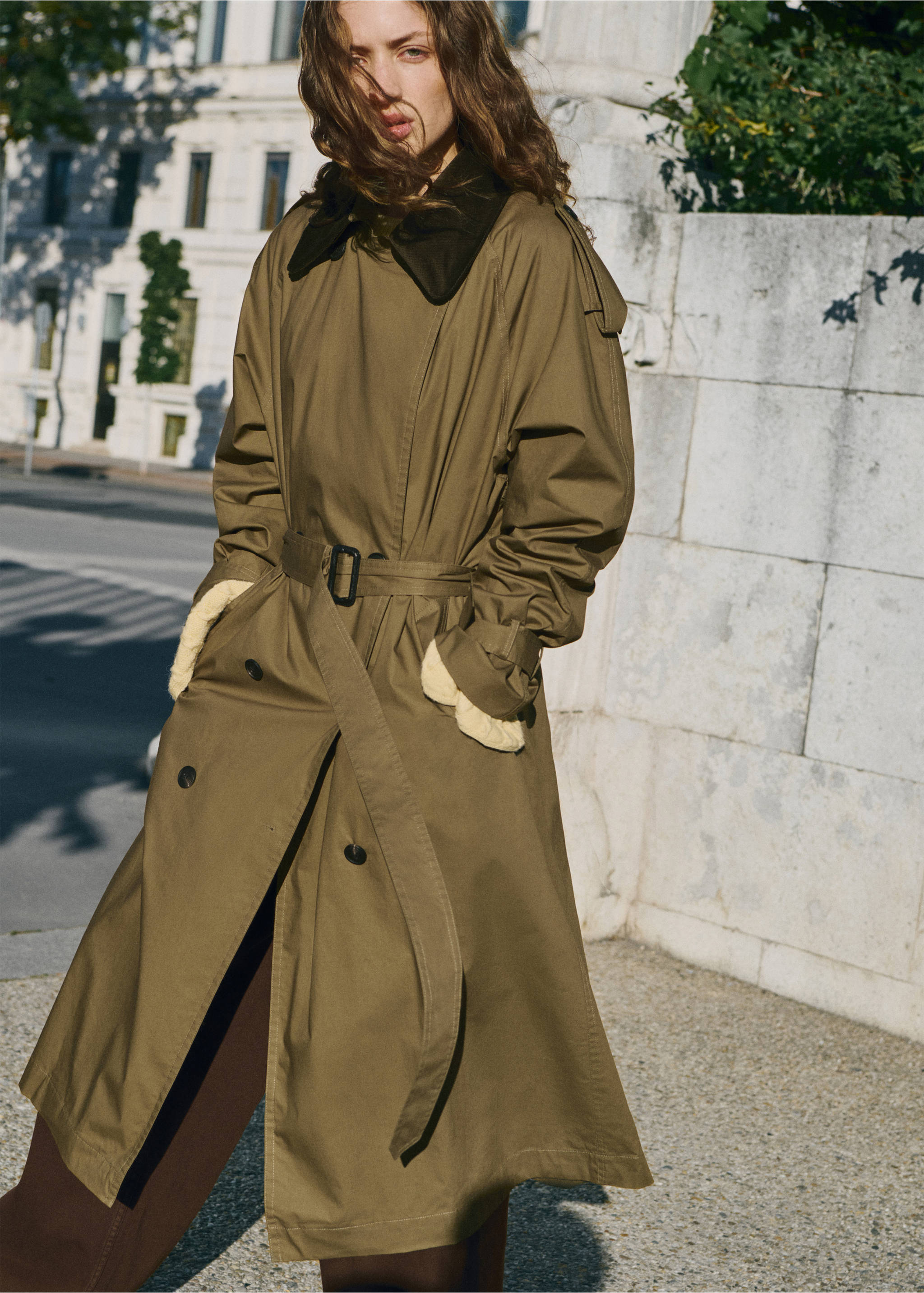 Double-breasted trench coat with corduroy collar - Medium plane, Khaki. Ref: 17077125-00.