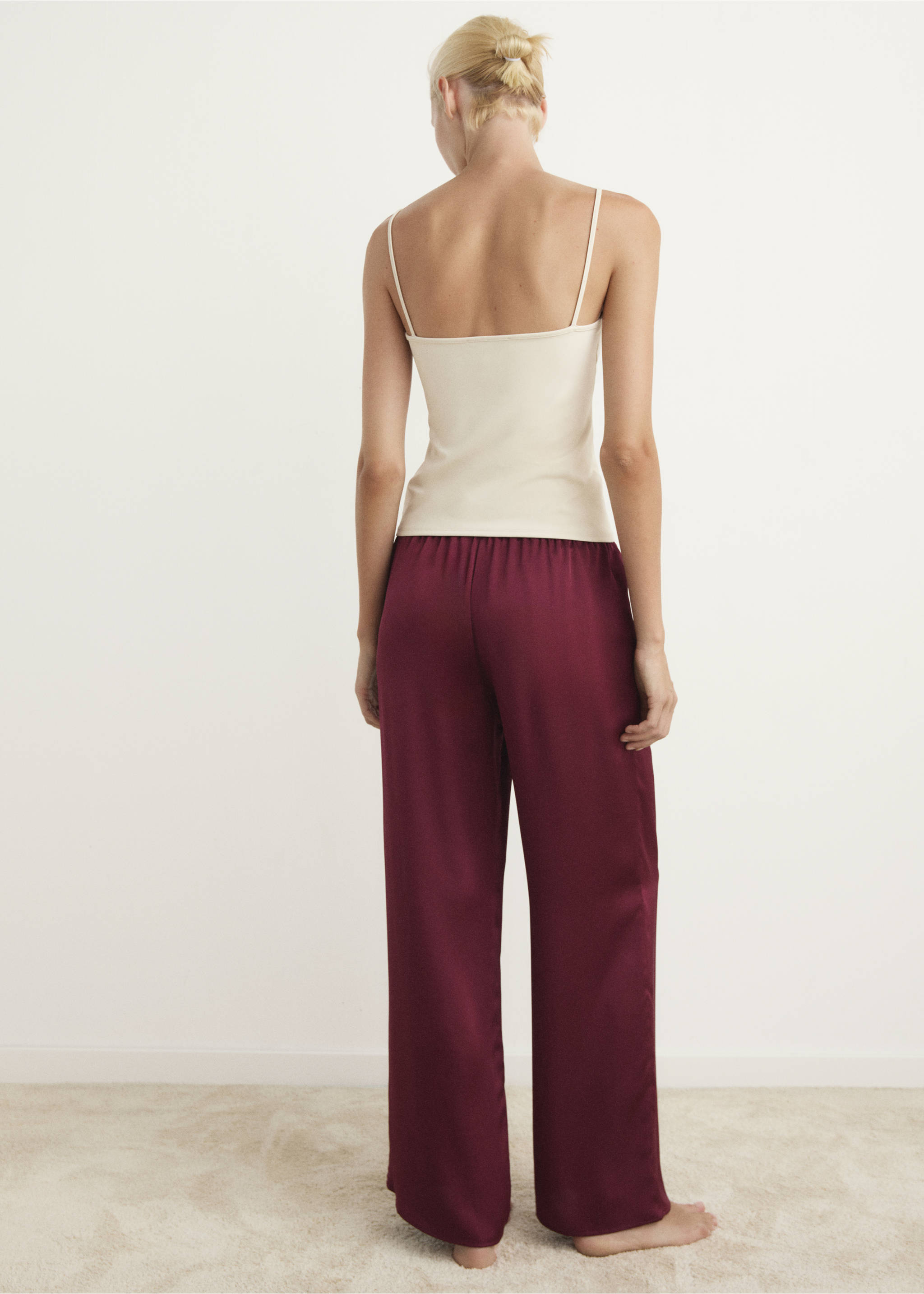 Satin long trousers - Reverse of the article, Red. Ref: 17077127-00.