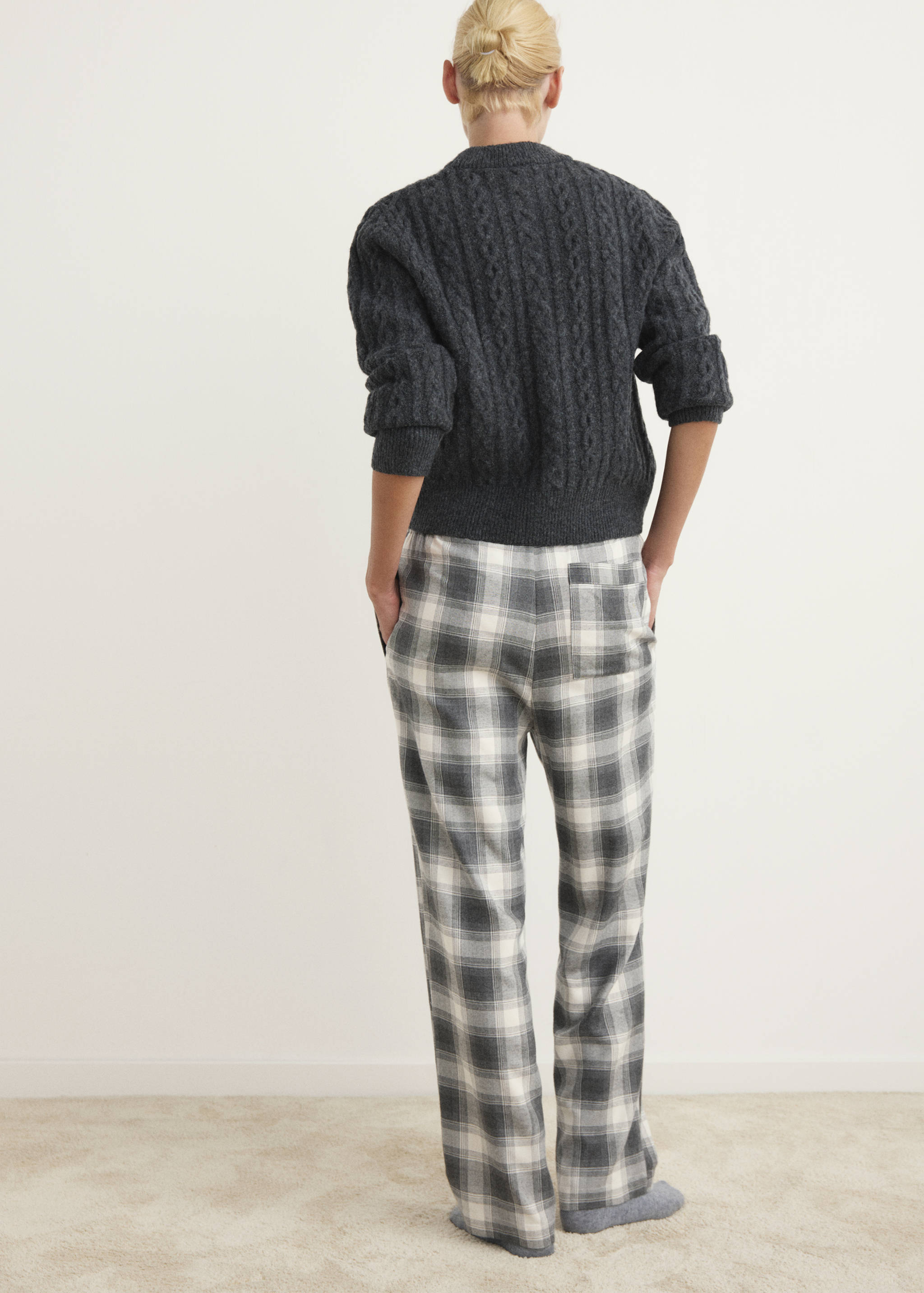 Pantalón franela cuadros - Reverso del artículo