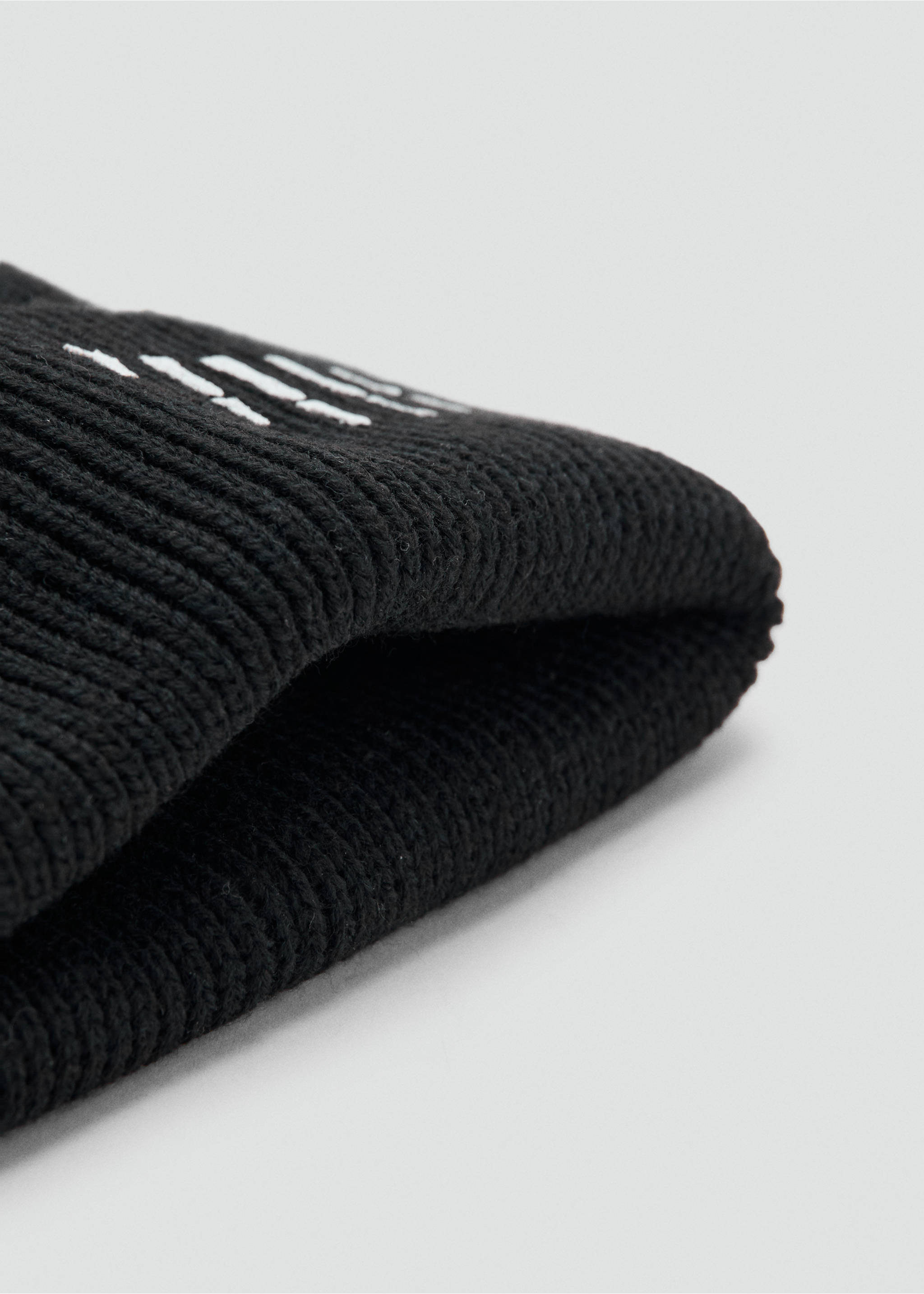 Skull knit beanie - Medium plane, Black. Ref: 17077130-00.