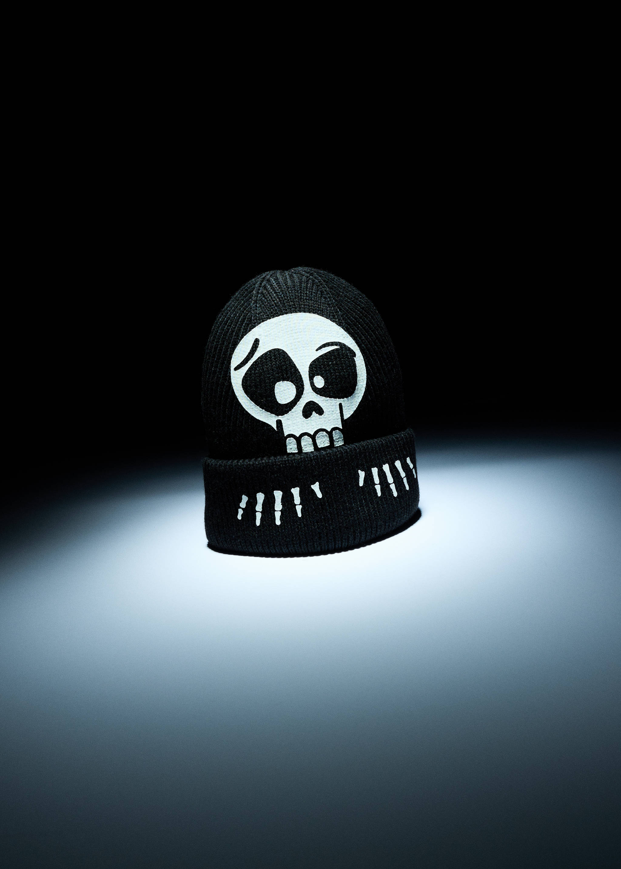 Skull knit beanie - Details of the article 6, Black. Ref: 17077130-00.