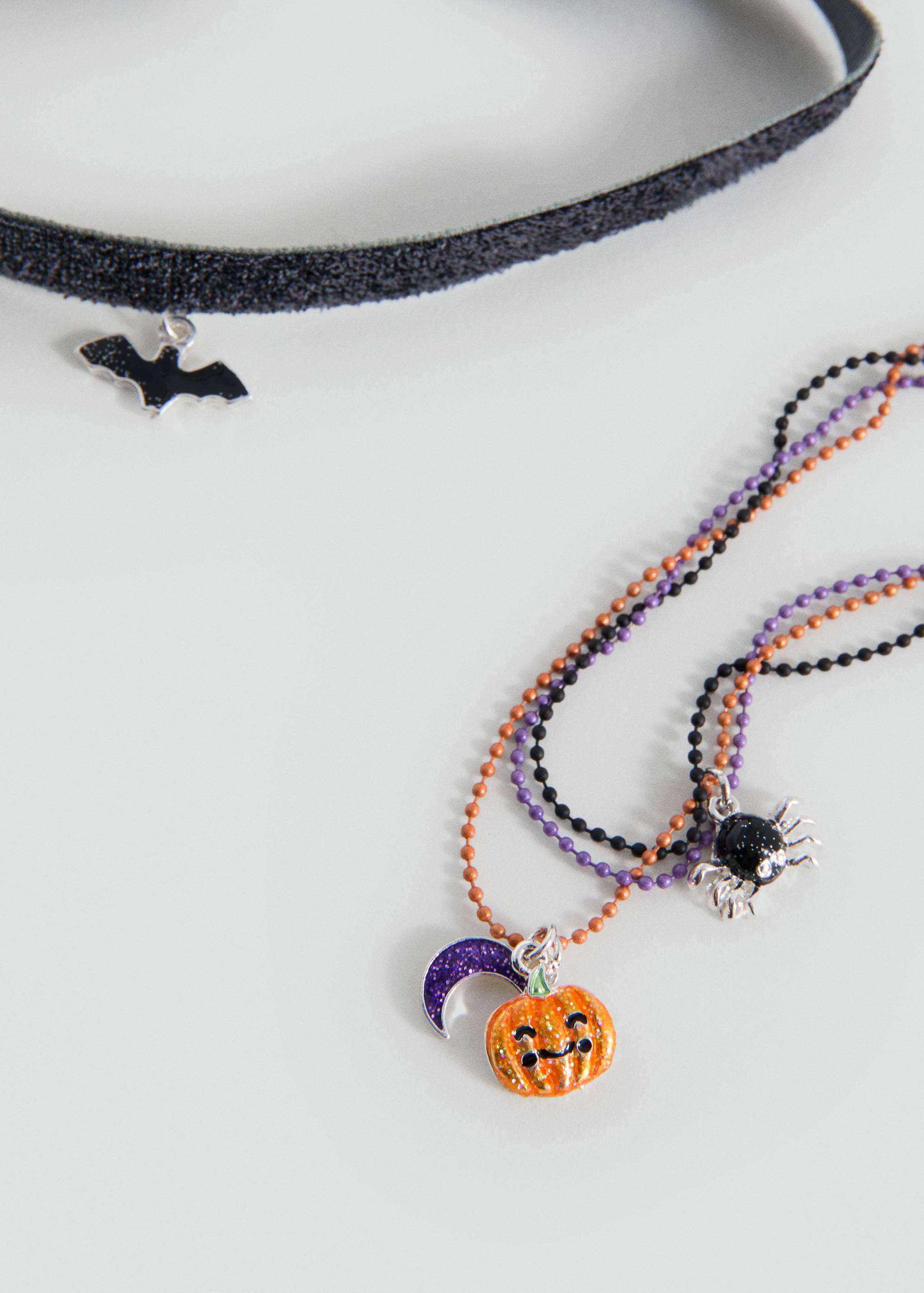 Pack of 2 Halloween necklaces - Medium plane