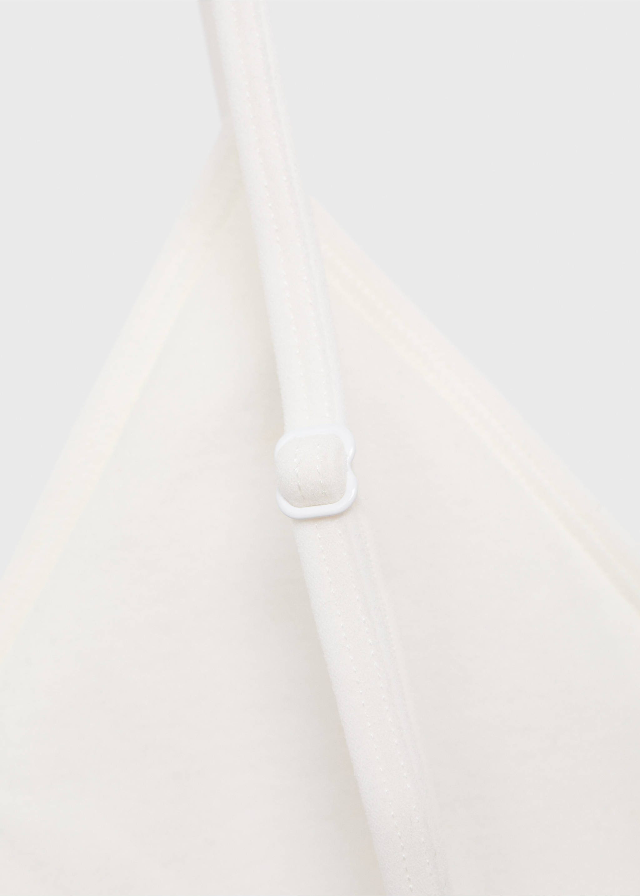 Basic trokutasti grudnjak - Detalji artikla 8, Bjeličasta. Ref: 17077139-00.