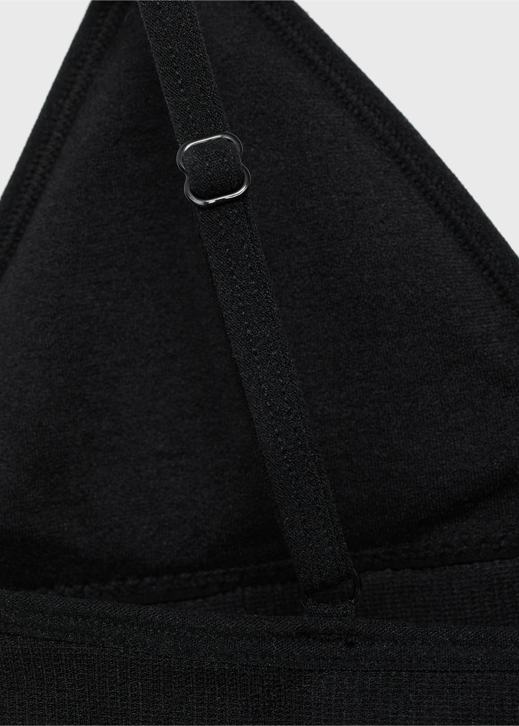 Basic trokutasti grudnjak - Detalji artikla 8, Crna. Ref: 17077139-00.