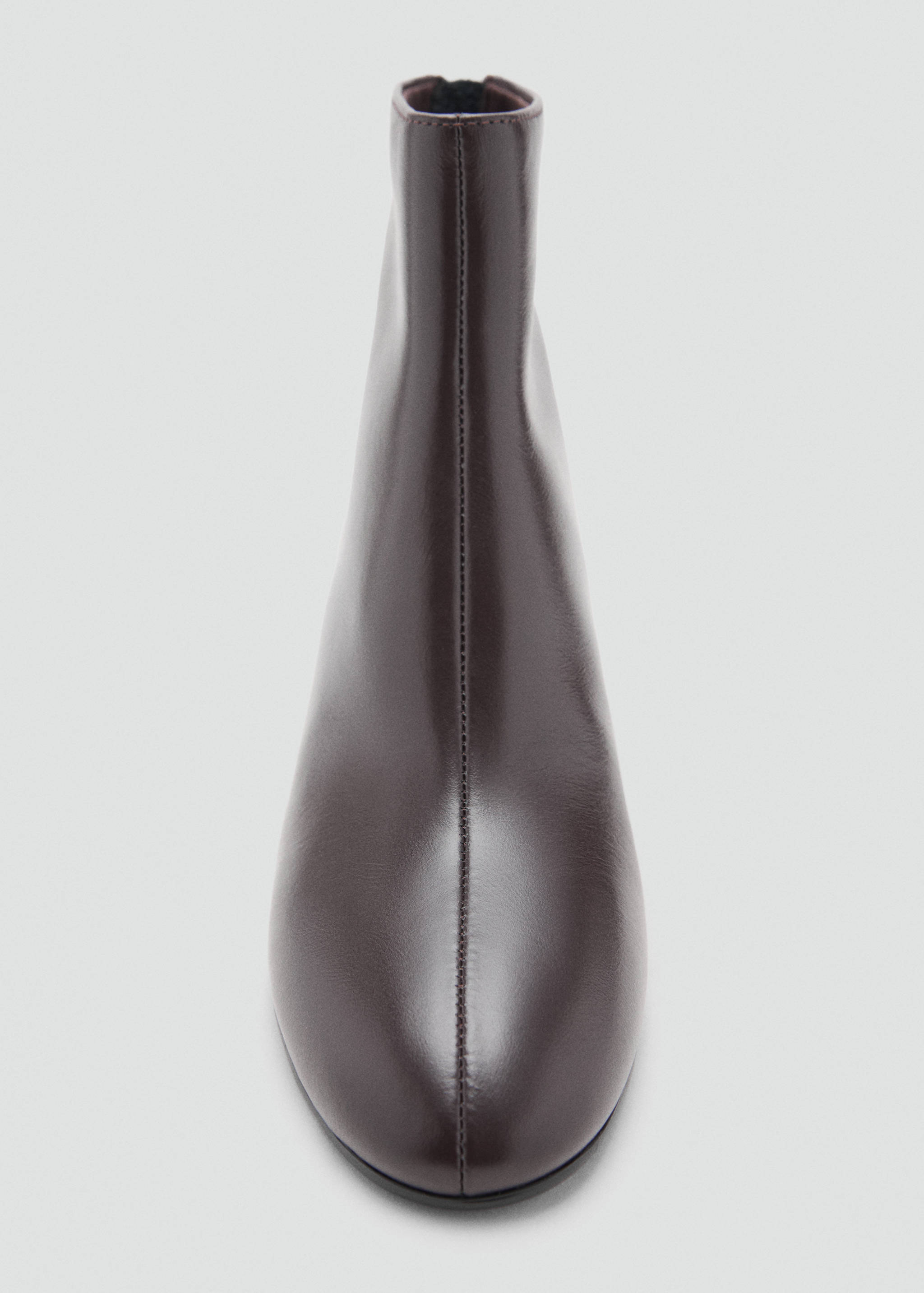 Leather ankle boots with block heel - Details of the article 2