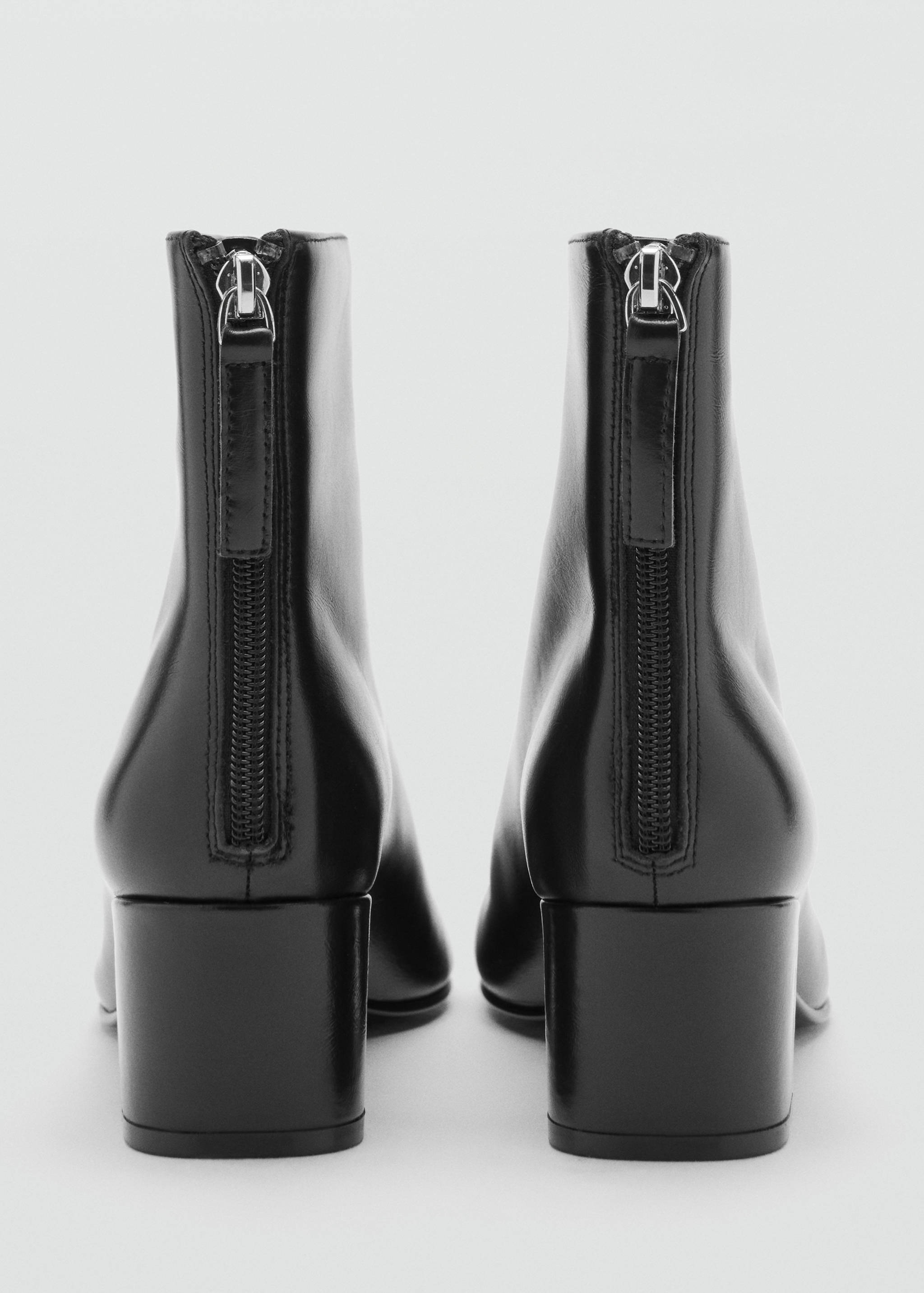 Leather ankle boots with block heel - Details of the article 1